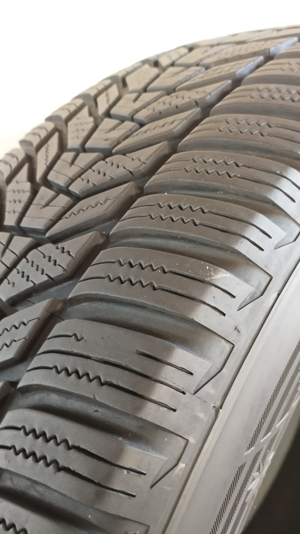 hankook 3X wintericept 215/65 r17 (6.0 mm) cod. XX178