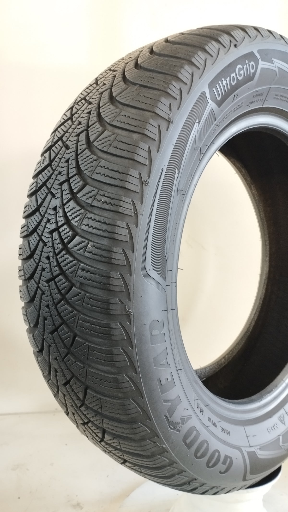 goodyear ultragrip 9+ 195/65 r15 (5.0 mm) cod. XX187