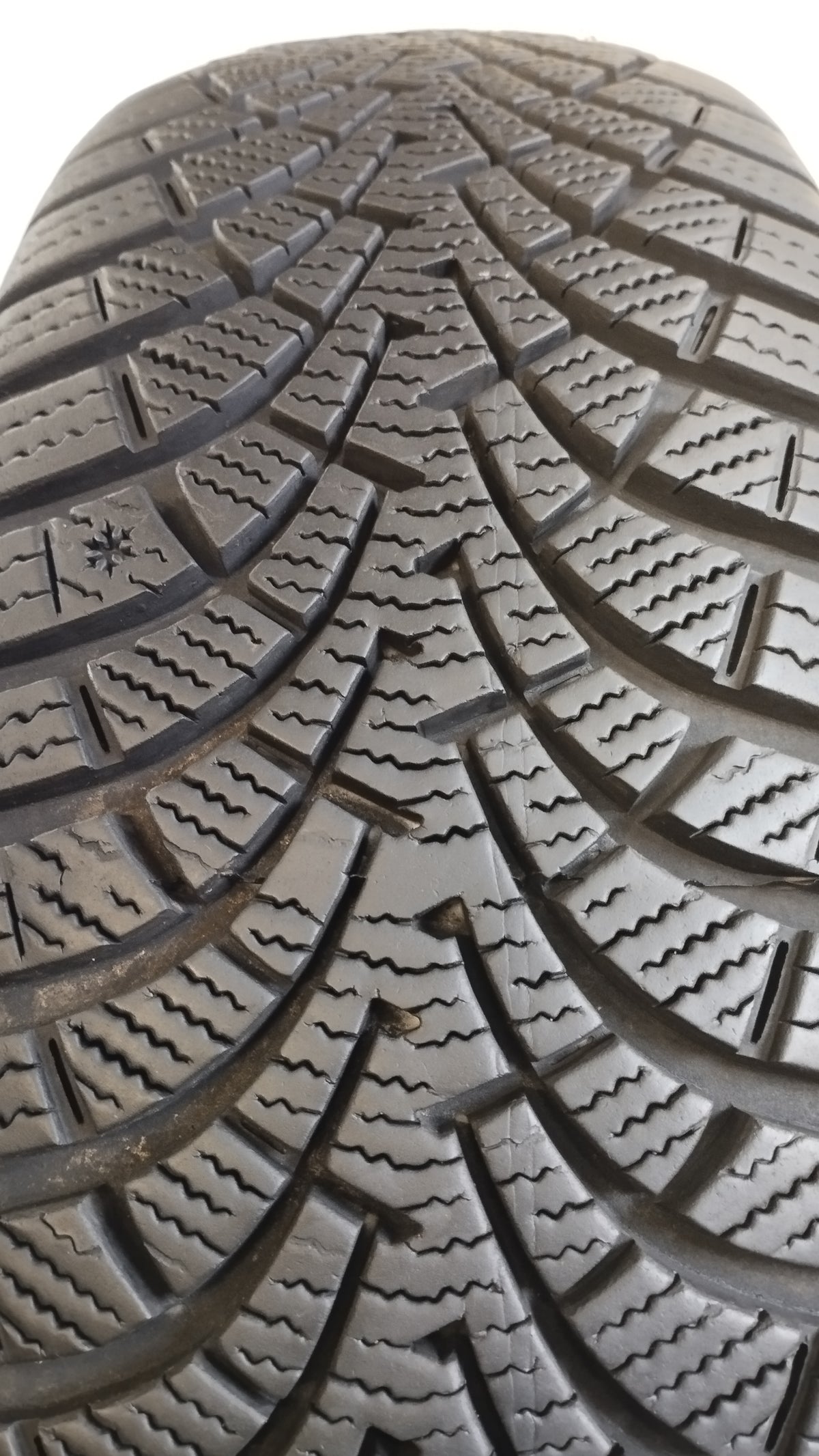 goodyear ultragrip 9+ 195/65 r15 (7.0 mm) cod. XX188