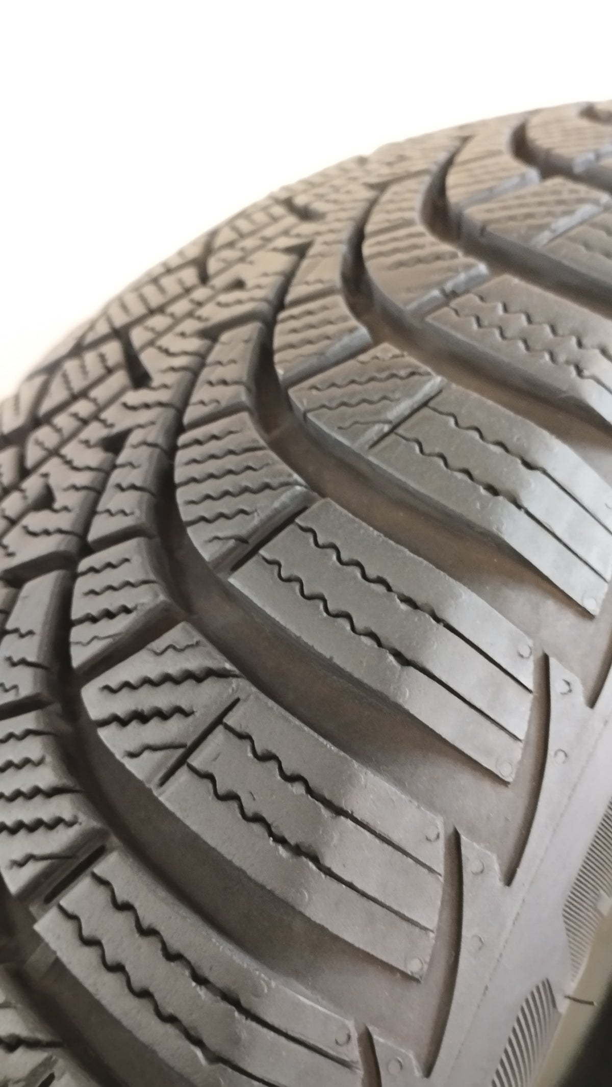 goodyear ultragrip 9+ 195/65 r15 (7.0 mm) cod. XX188