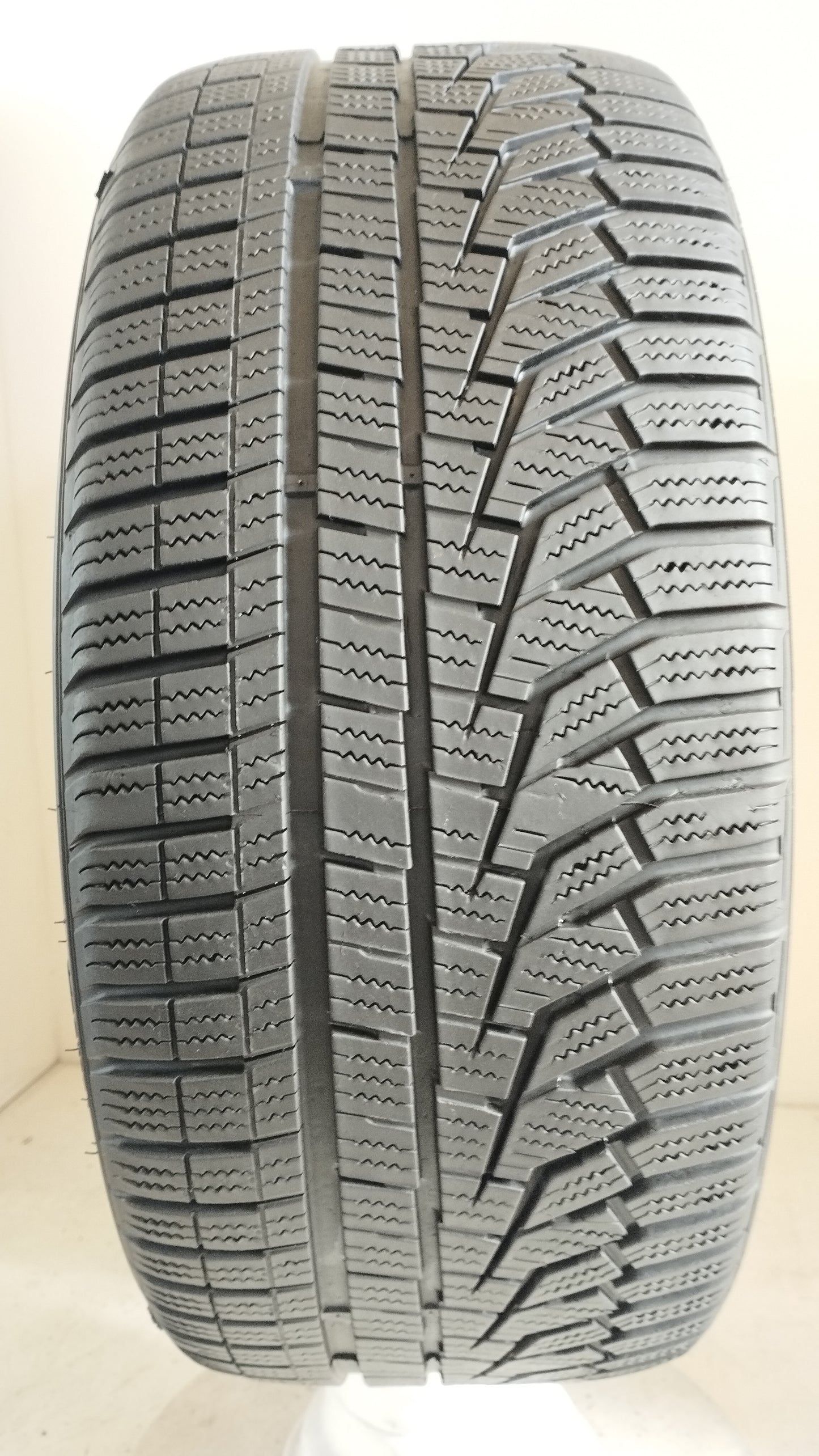 hankook 215/45r16 winter icept evo2 Art. XX18