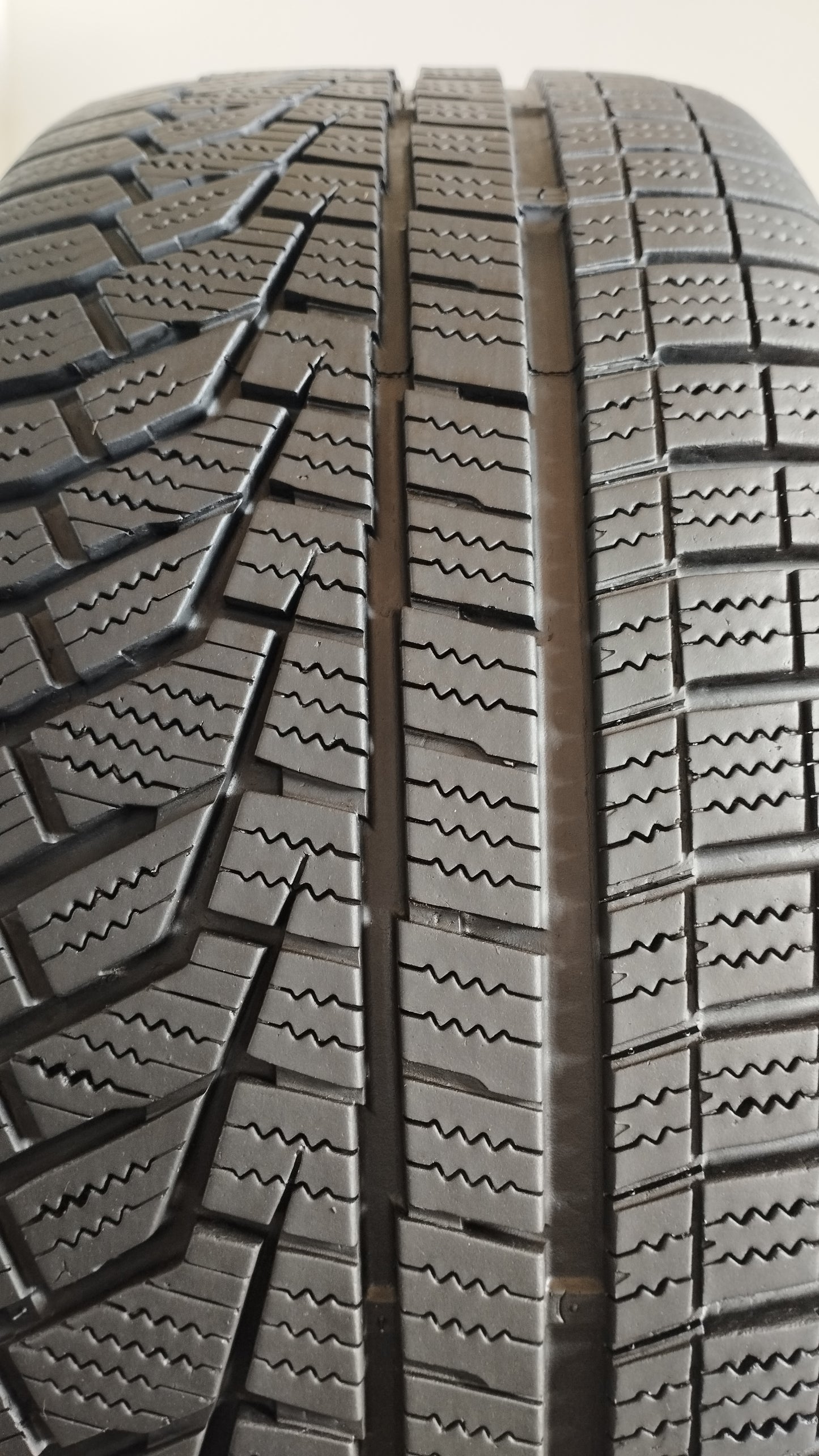 hankook 215/45 r16 wintericept evo2 cod.XX19