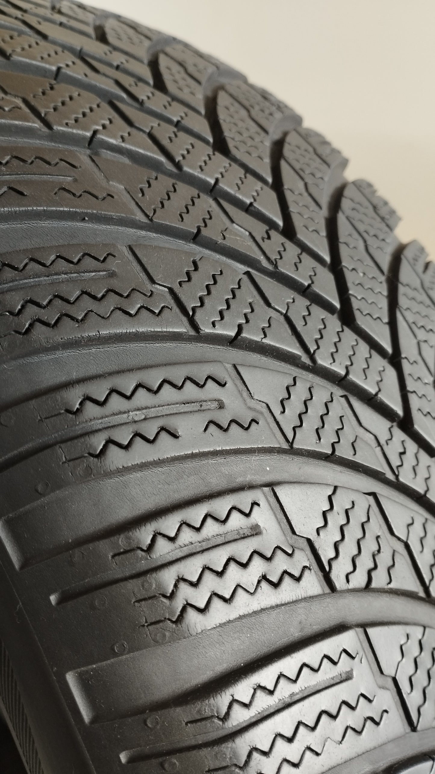 Firestone 235/55 r18 winterhawk 4 art. XX20