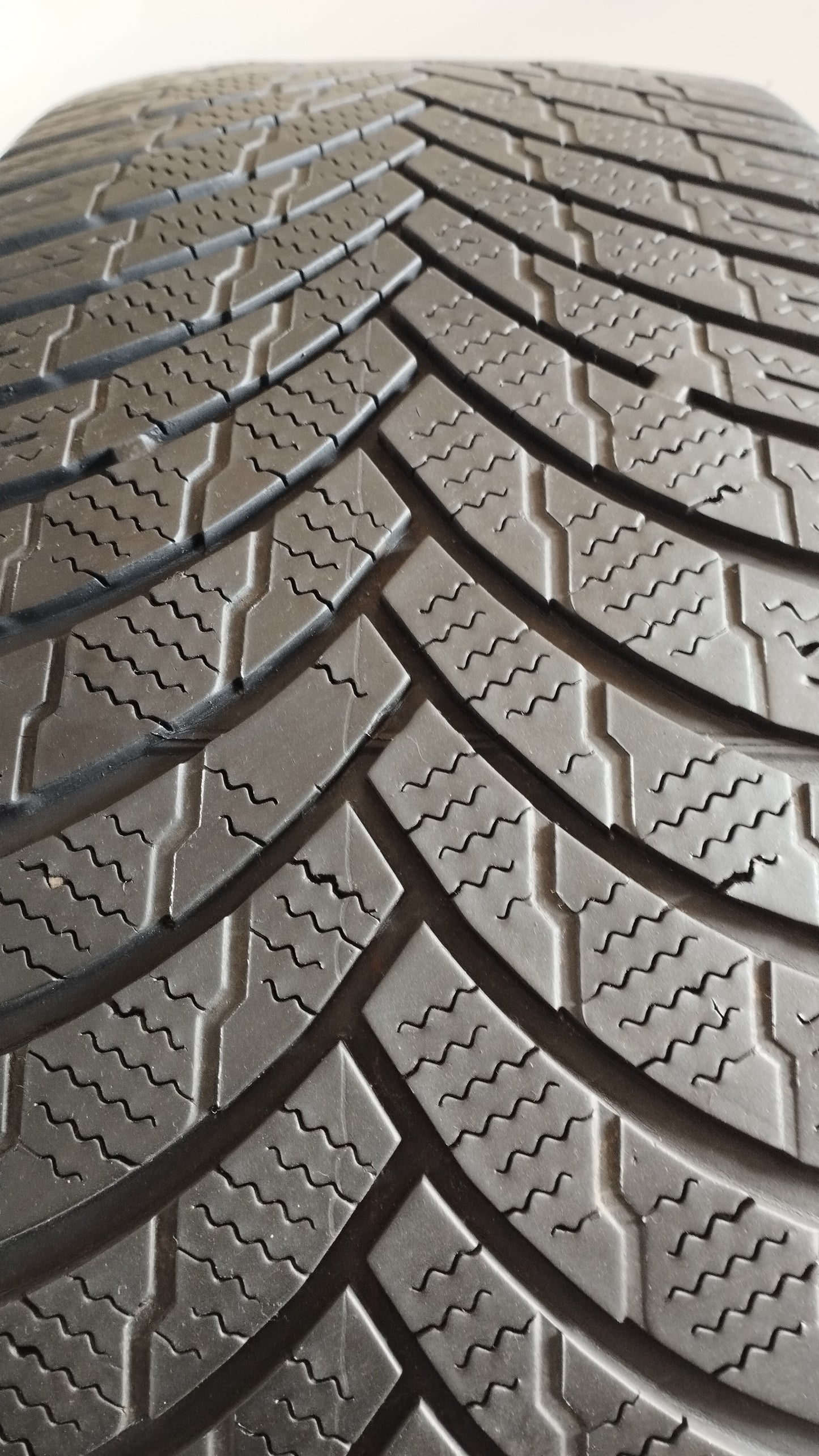 Firestone 235/55 r18 winterhawk 4 art. XX21