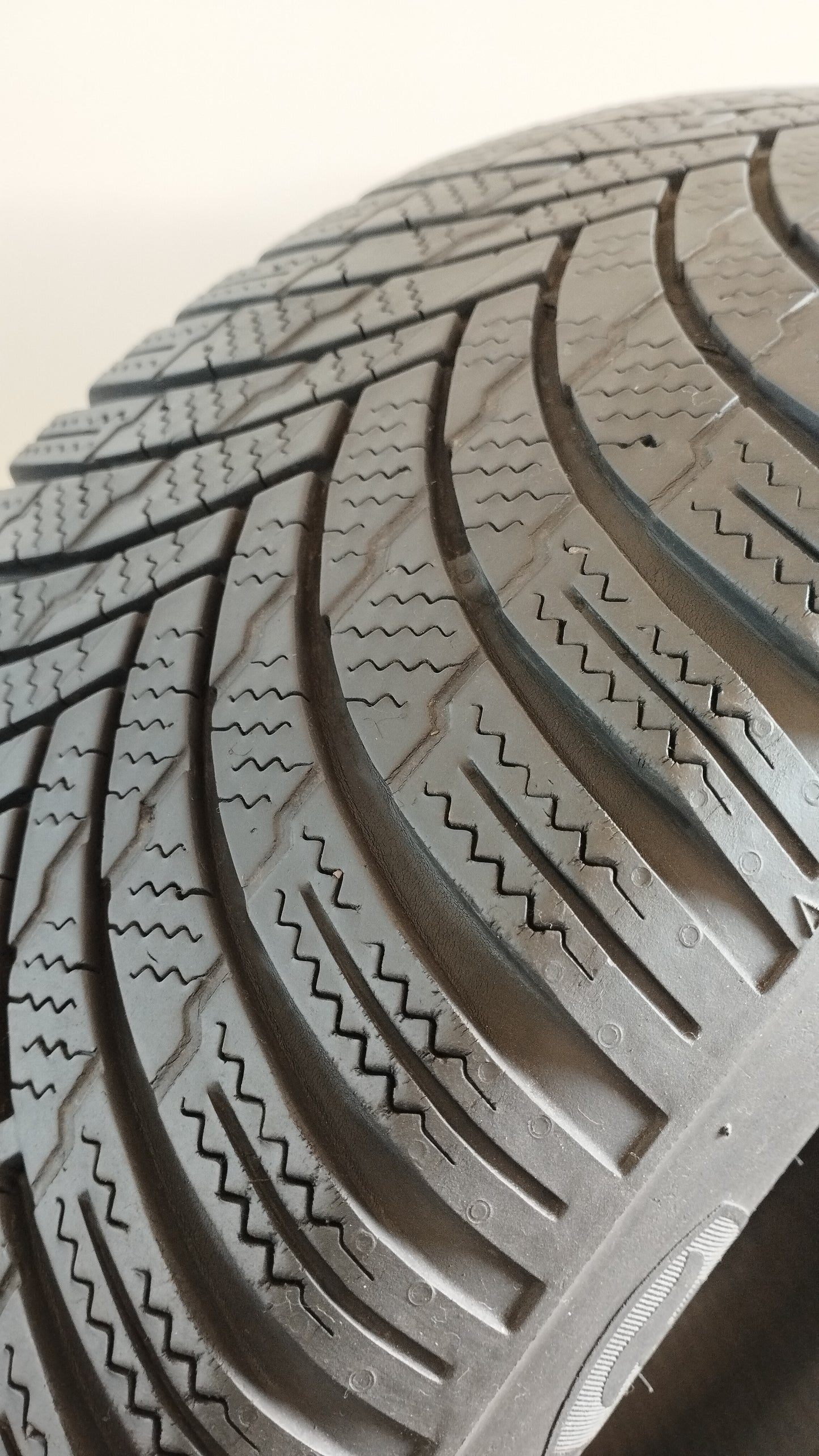 Firestone 235/55 r18 winterhawk 4 art. XX21
