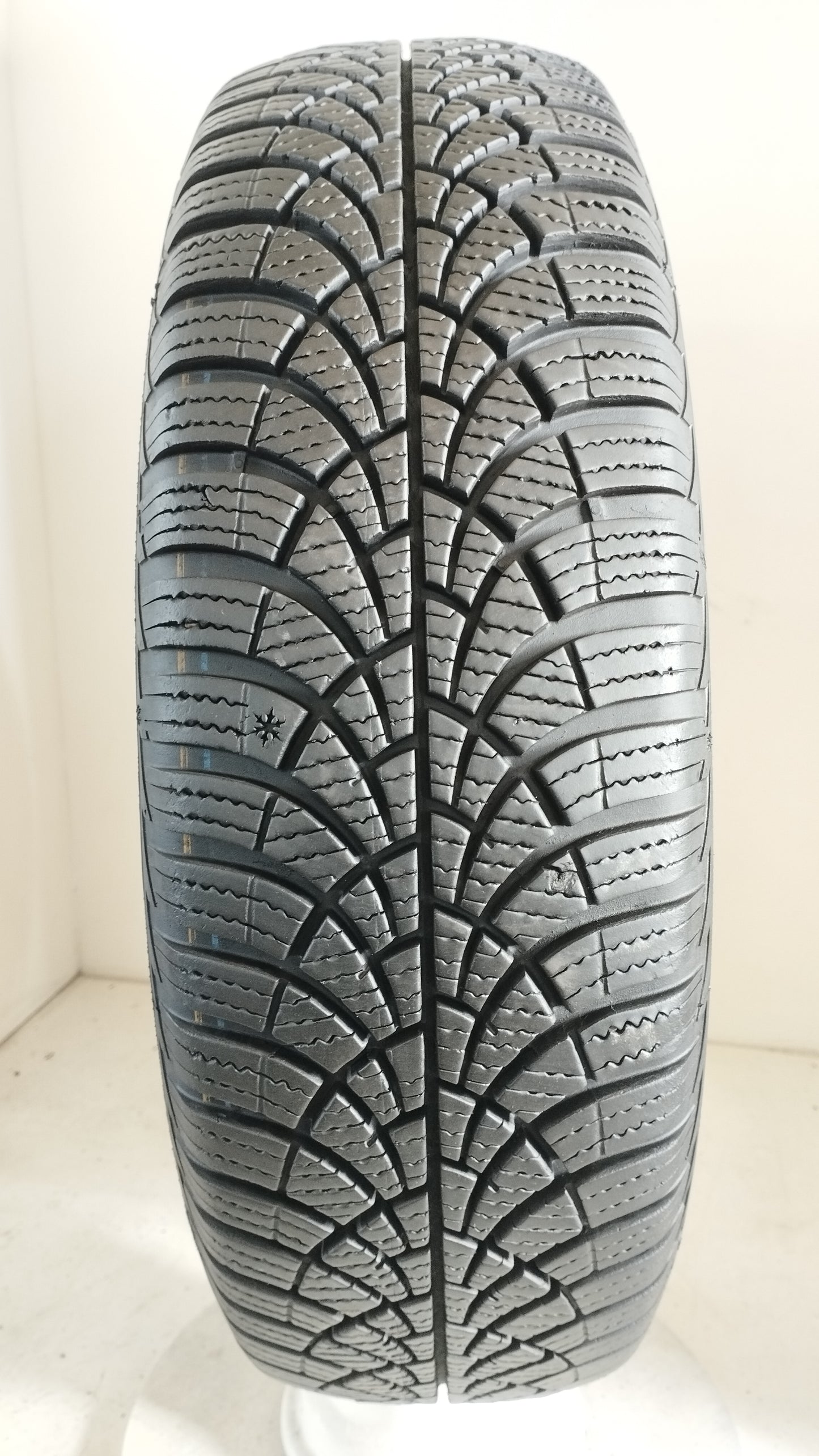 goodyear 175/65 r15 ultragrip Art. XX29