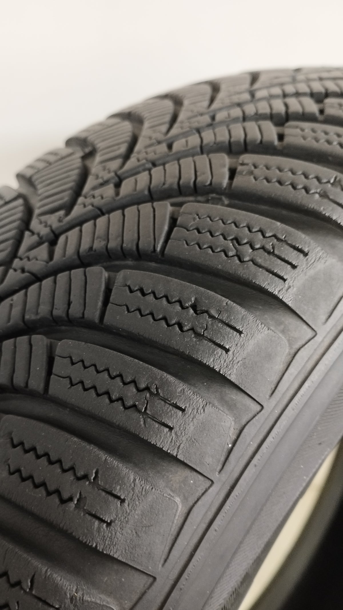 pneumatico usato singolo hankook wintericept rs2 185/60 r15 81T 6.0 mm cod. XX81
