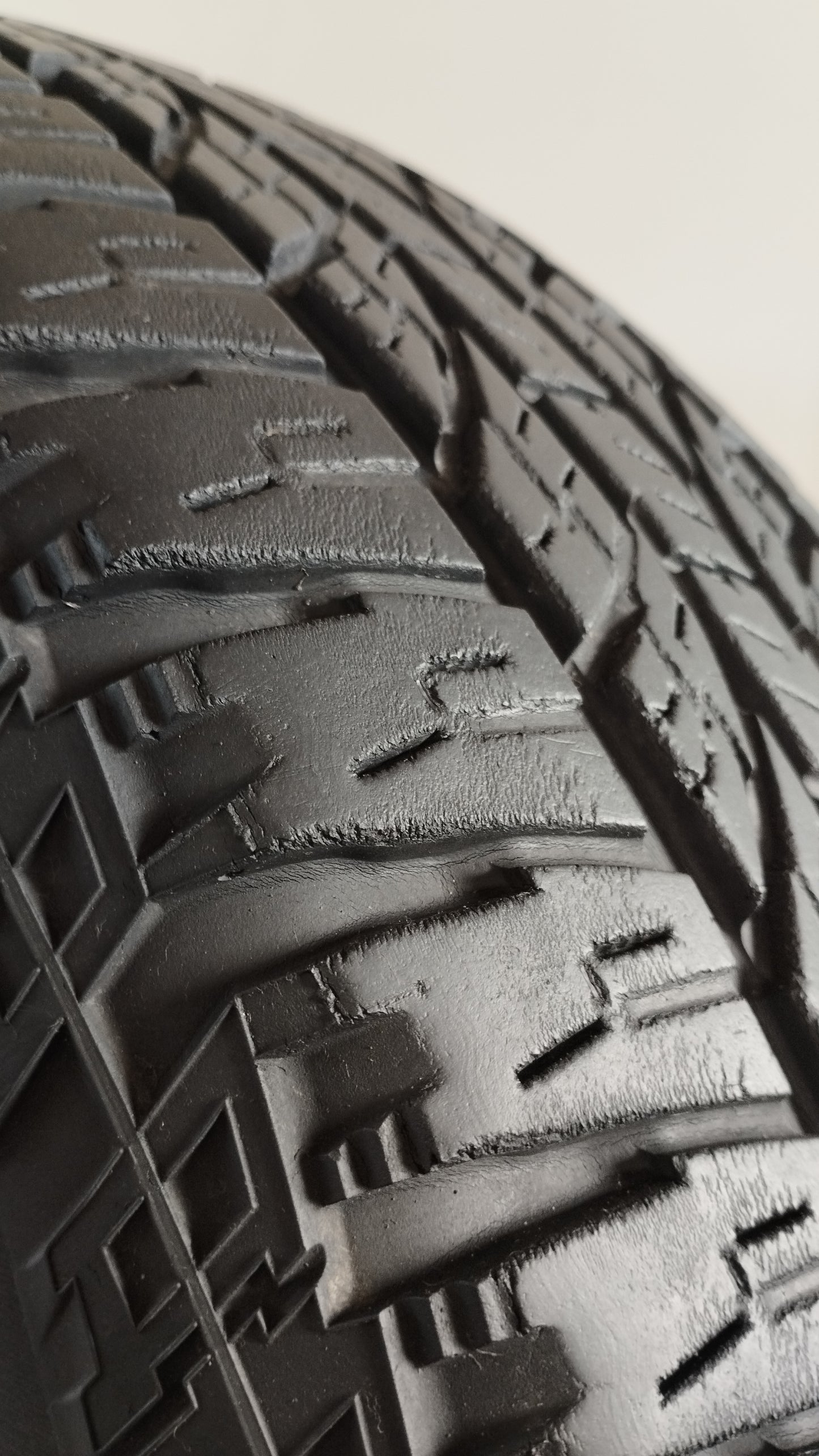 yokohama 215/70 r16 geolander a/t cod.Y34