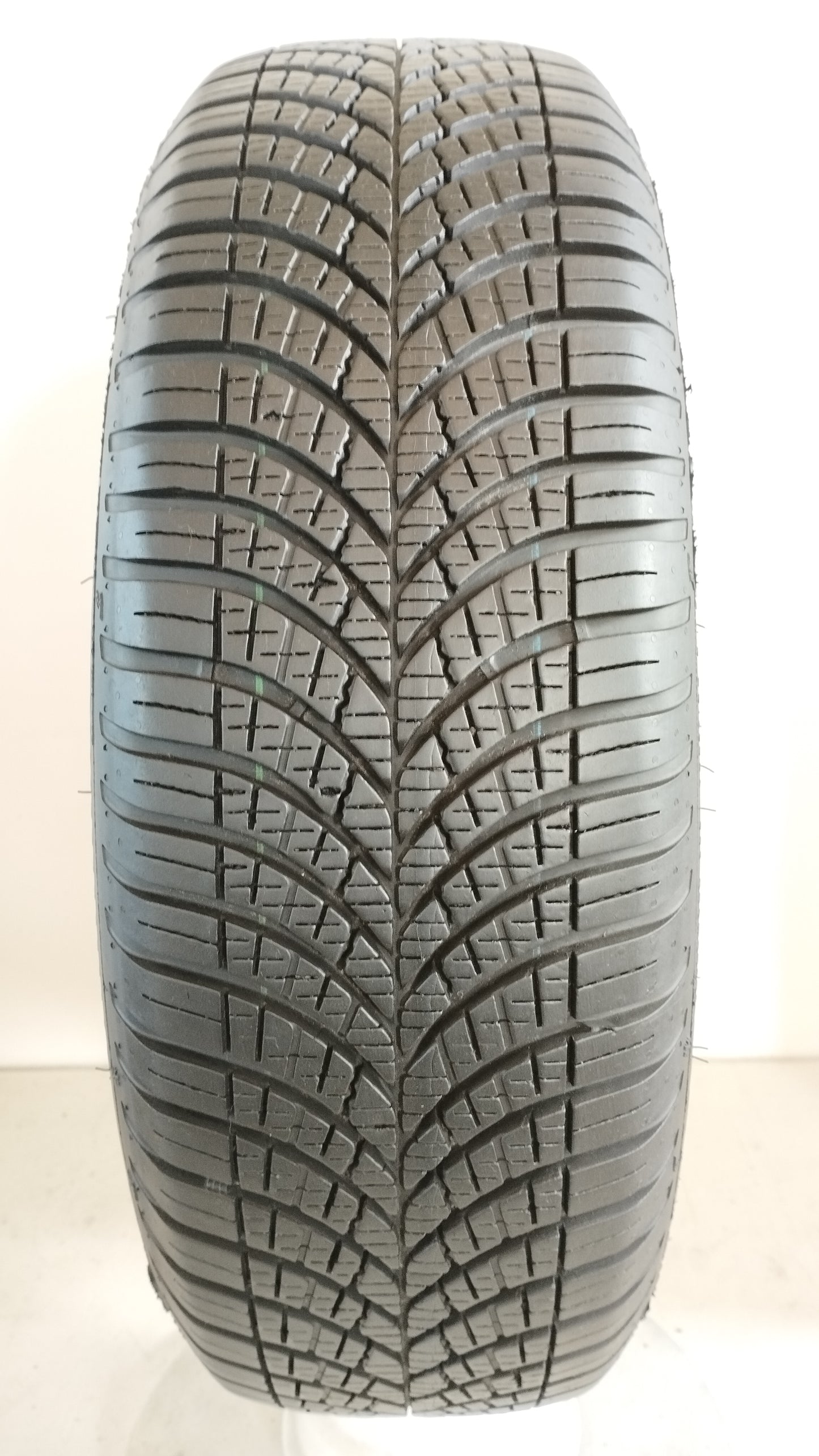 goodyear 185/65 r15 vector 4 season cod.Y61