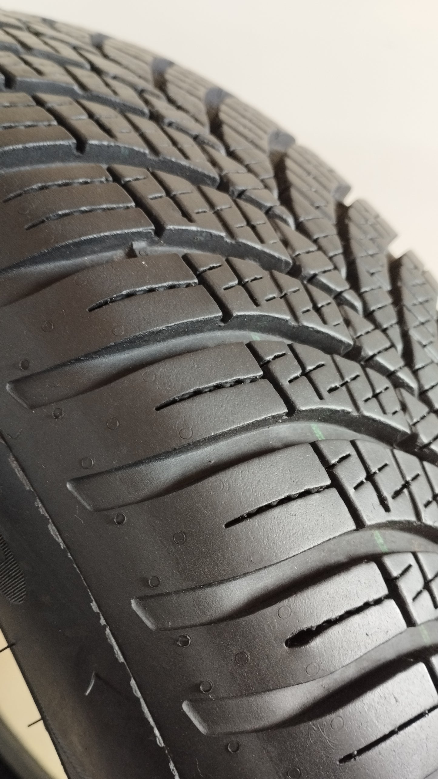 goodyear 185/65 r15 vector 4 season cod.Y61