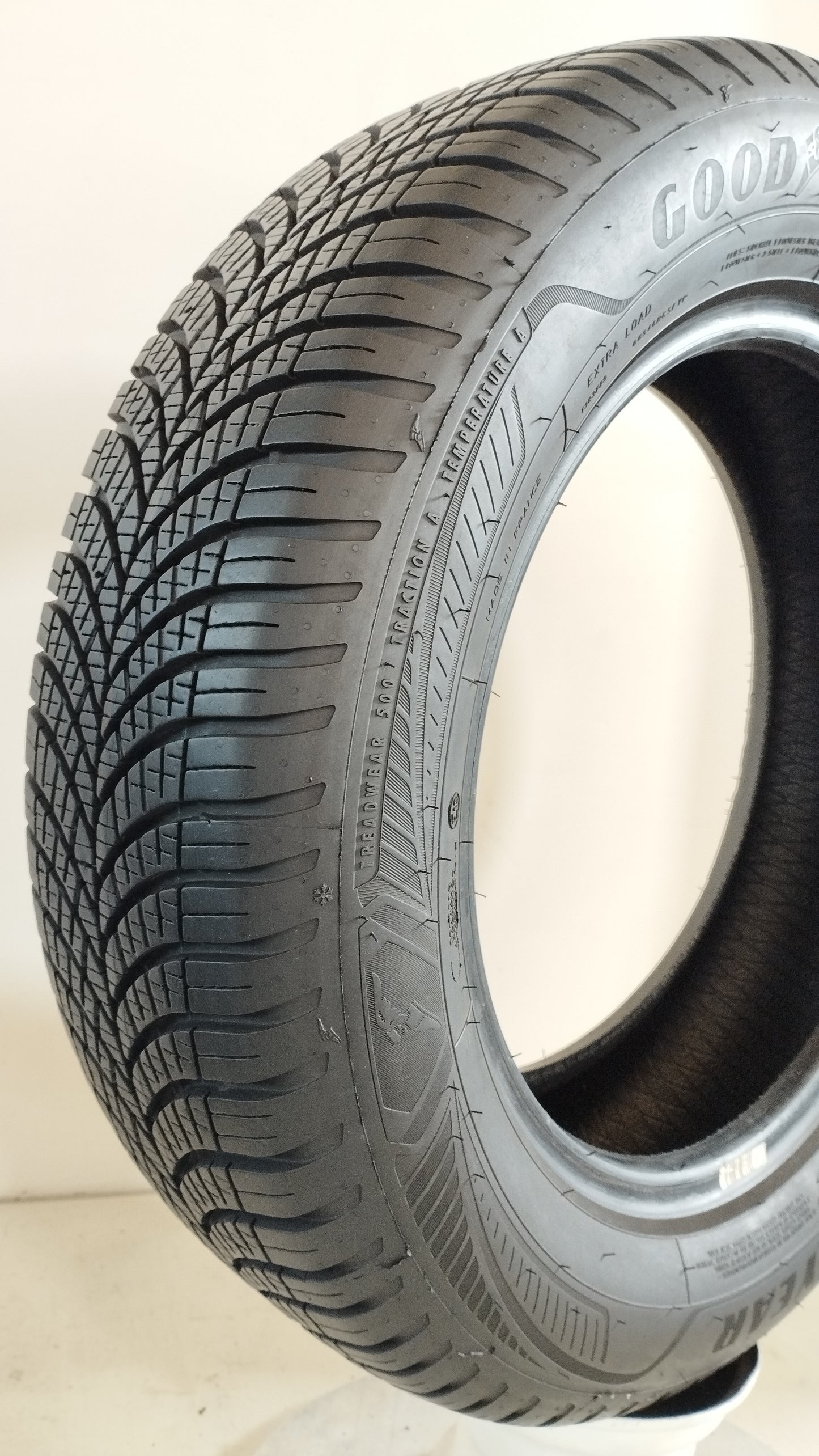 goodyear 185/65 r15 vector 4 season cod.Y61