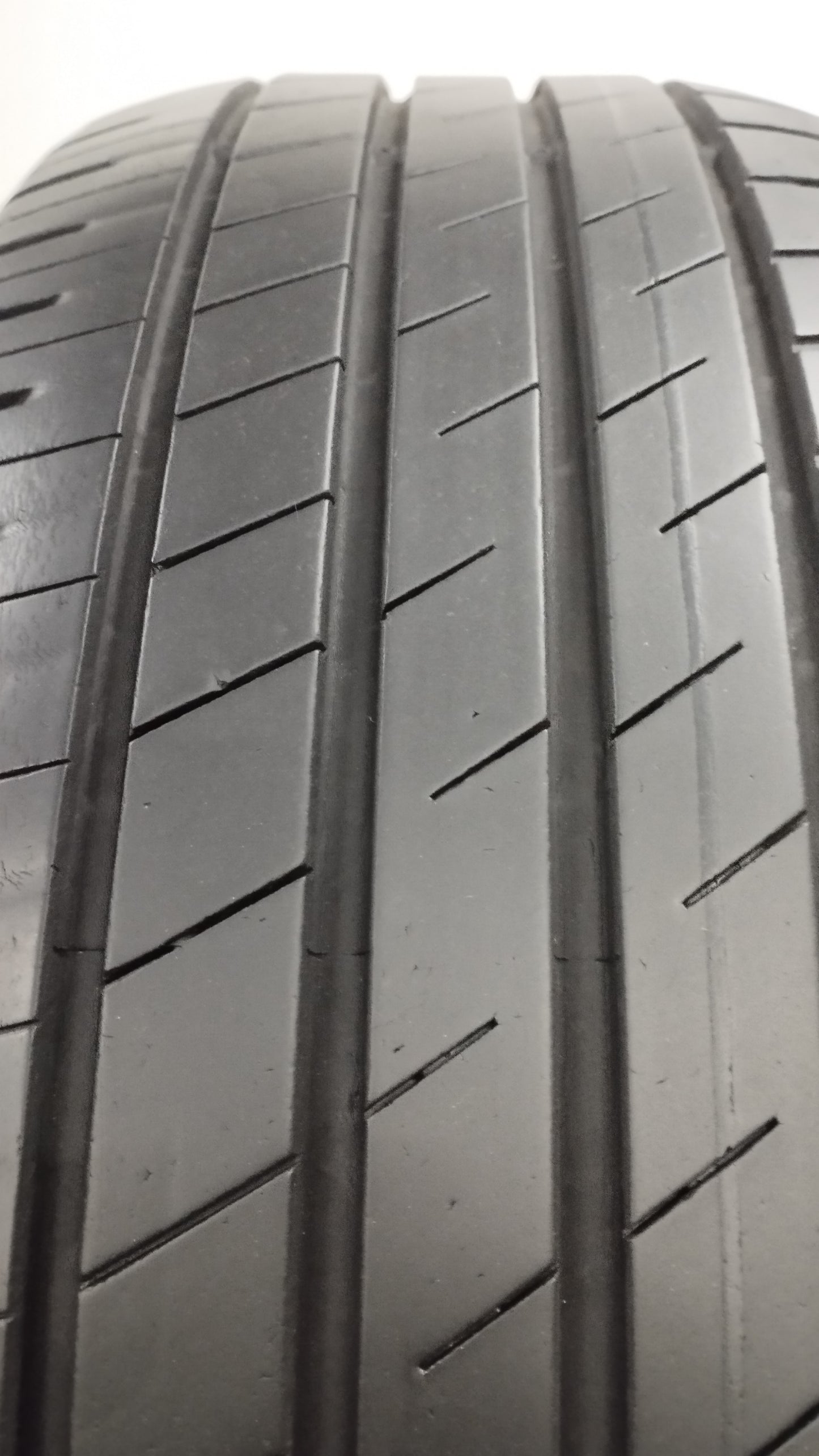 goodyear 215/55 r17 efficient grip cod.Y80