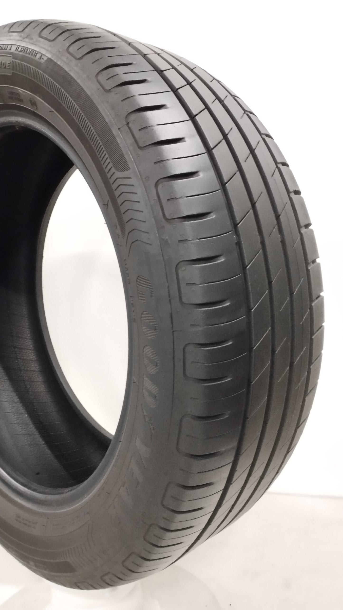 goodyear 215/55 r17 efficient grip cod.Y80
