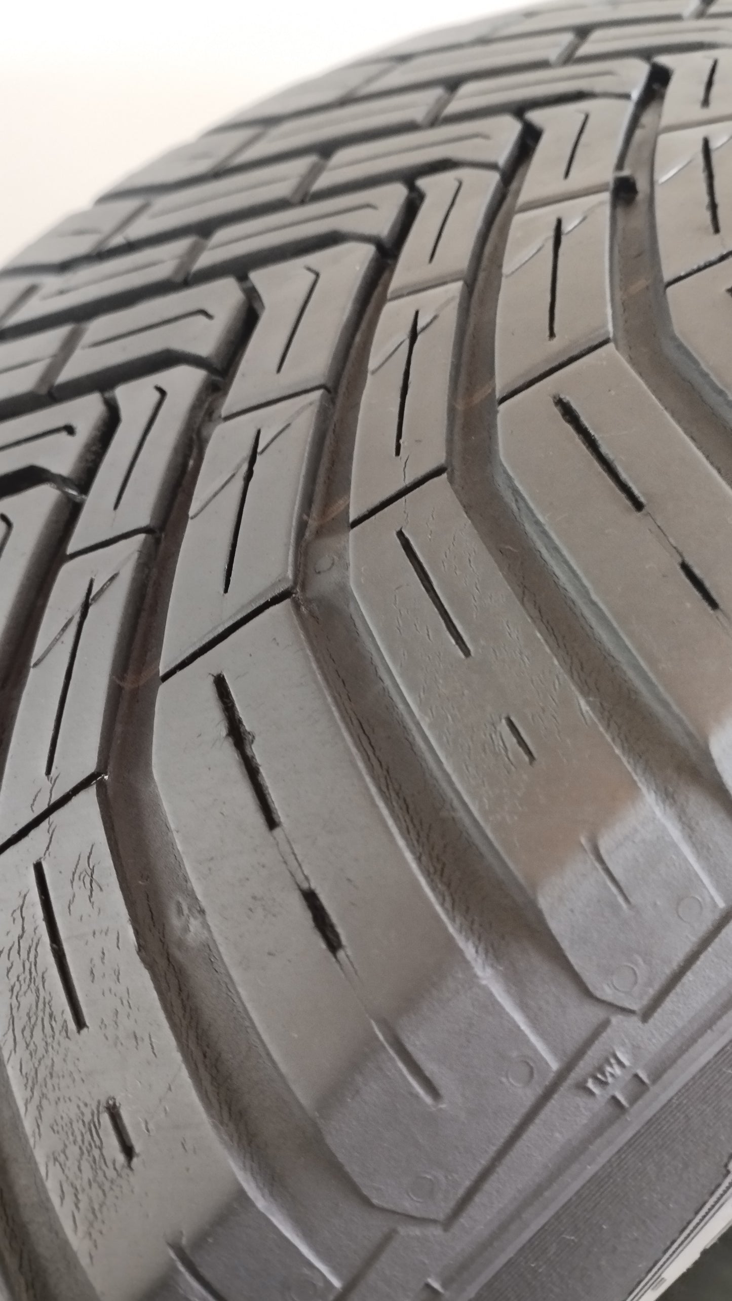 continental 235/55 r18 allseason contact ao cod.YY104