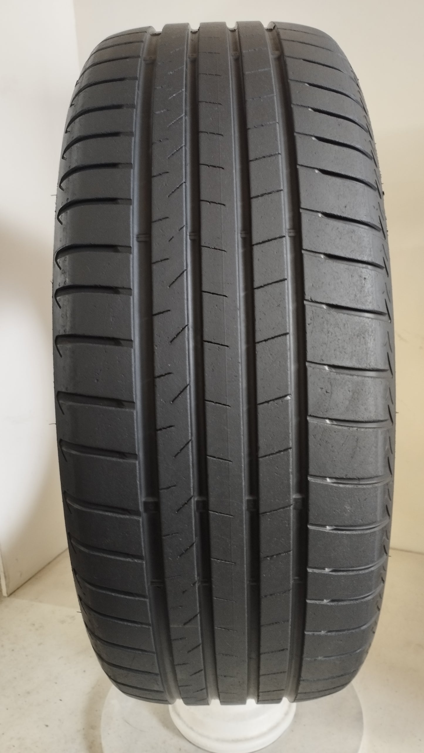 bridgestone 235/55 r18 alenza 001 ao cod.YY107