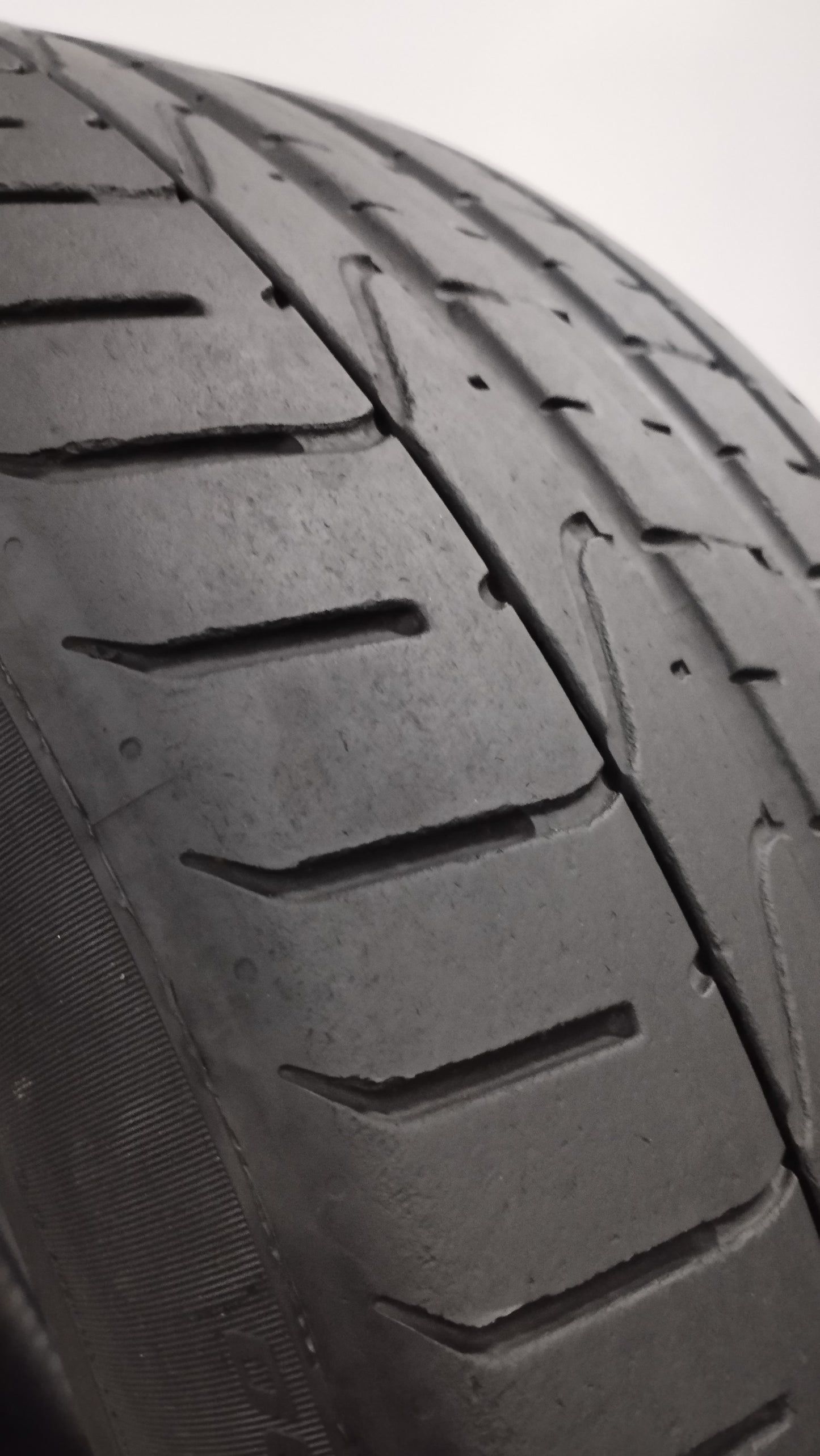 pirelli 285/40 r21 pzero no cod.YY10