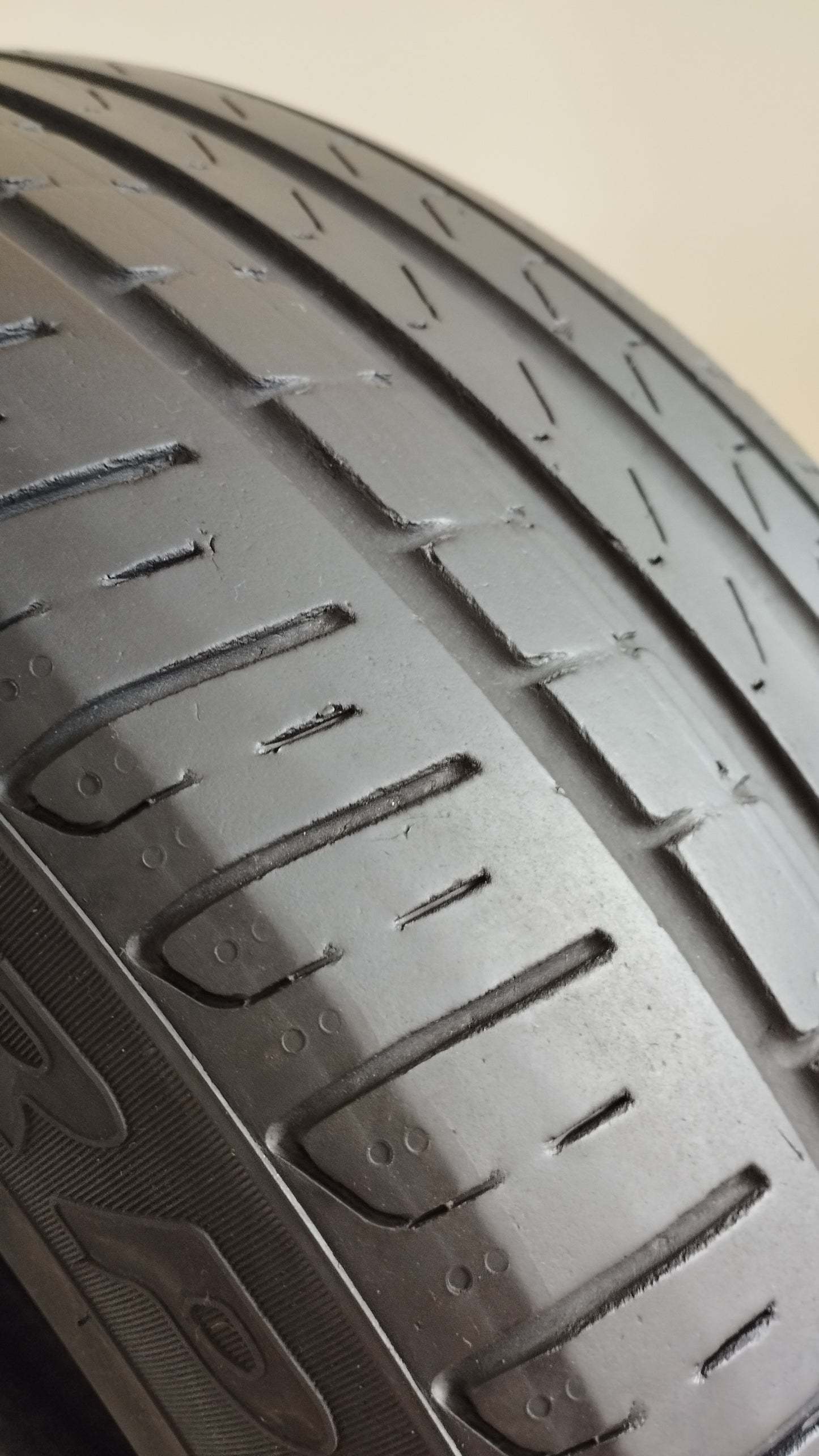 pirelli 255/45 r19 scorpion verde cod.YY128