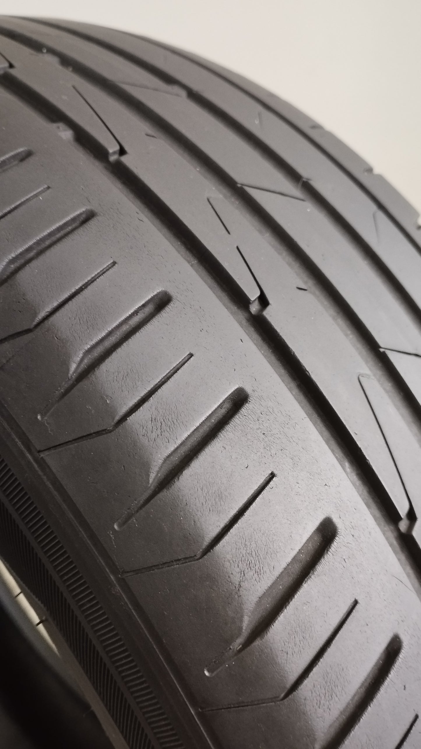 hankook 215/50 r18 ventus prime 3 cod.YY145