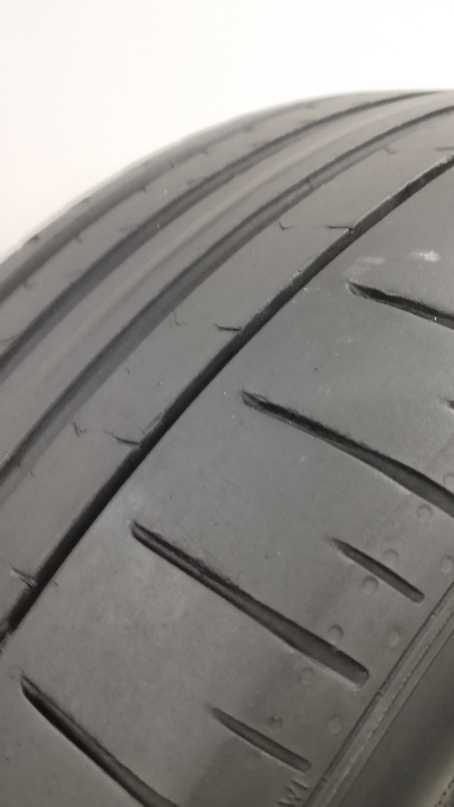pirelli 225/45 r18 pzero cod.YY153