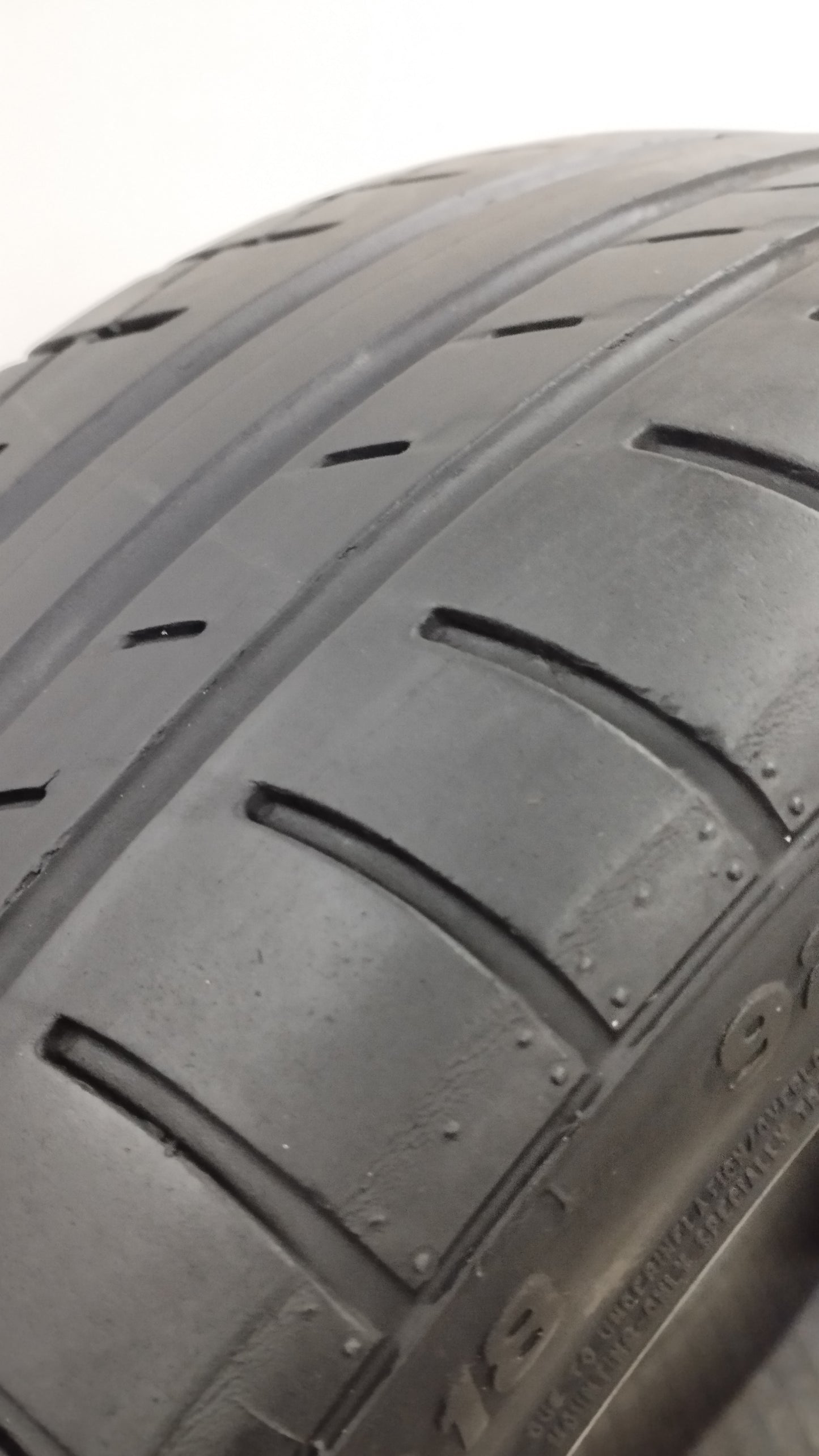 cooper 225/40 r18 zeon cs sport cod.YY156