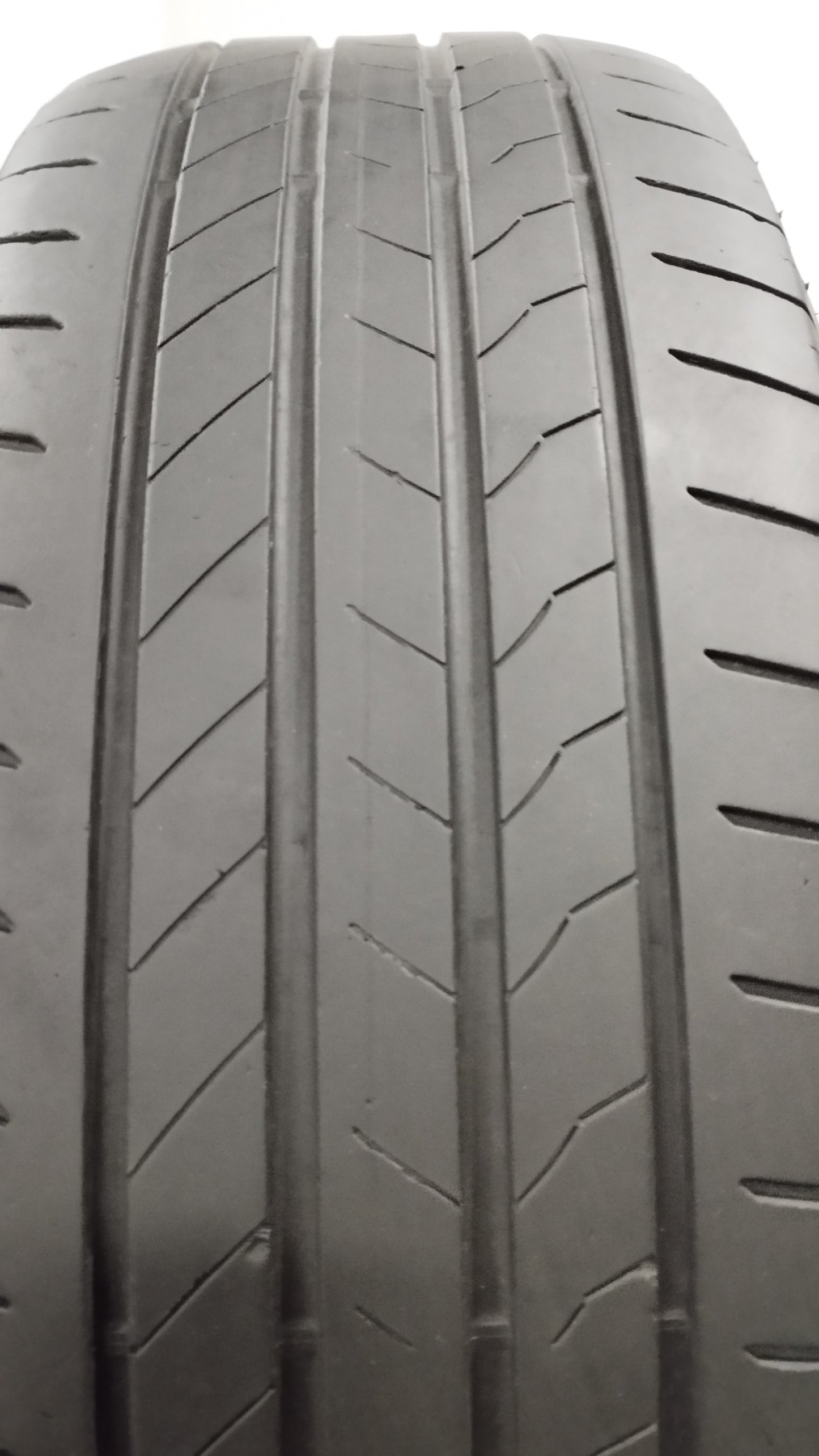bridgestone 225/65 r17 alenza 001 cod.YY161