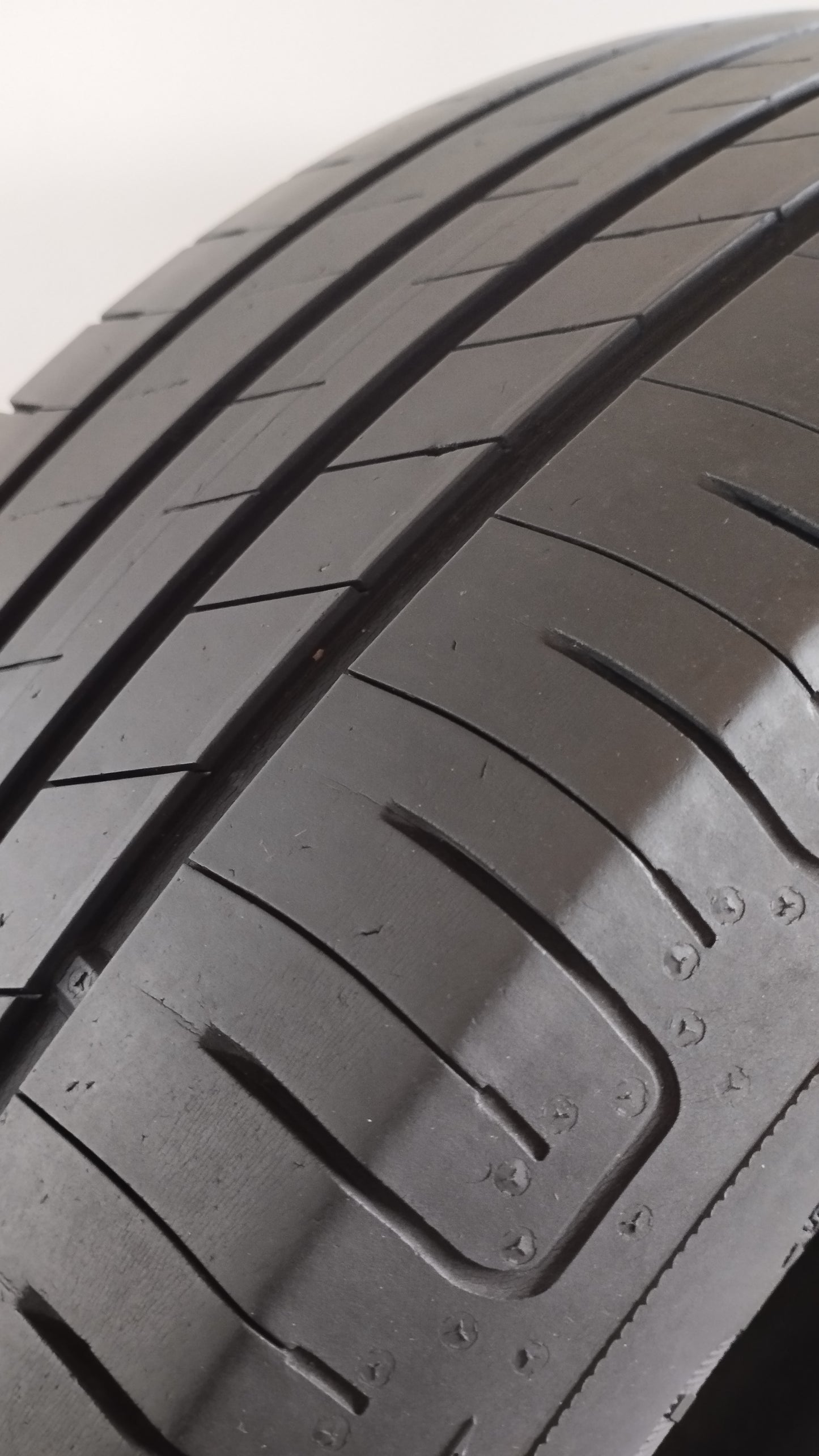 goodyear 215/60 r17 efficient grip cod.YY275
