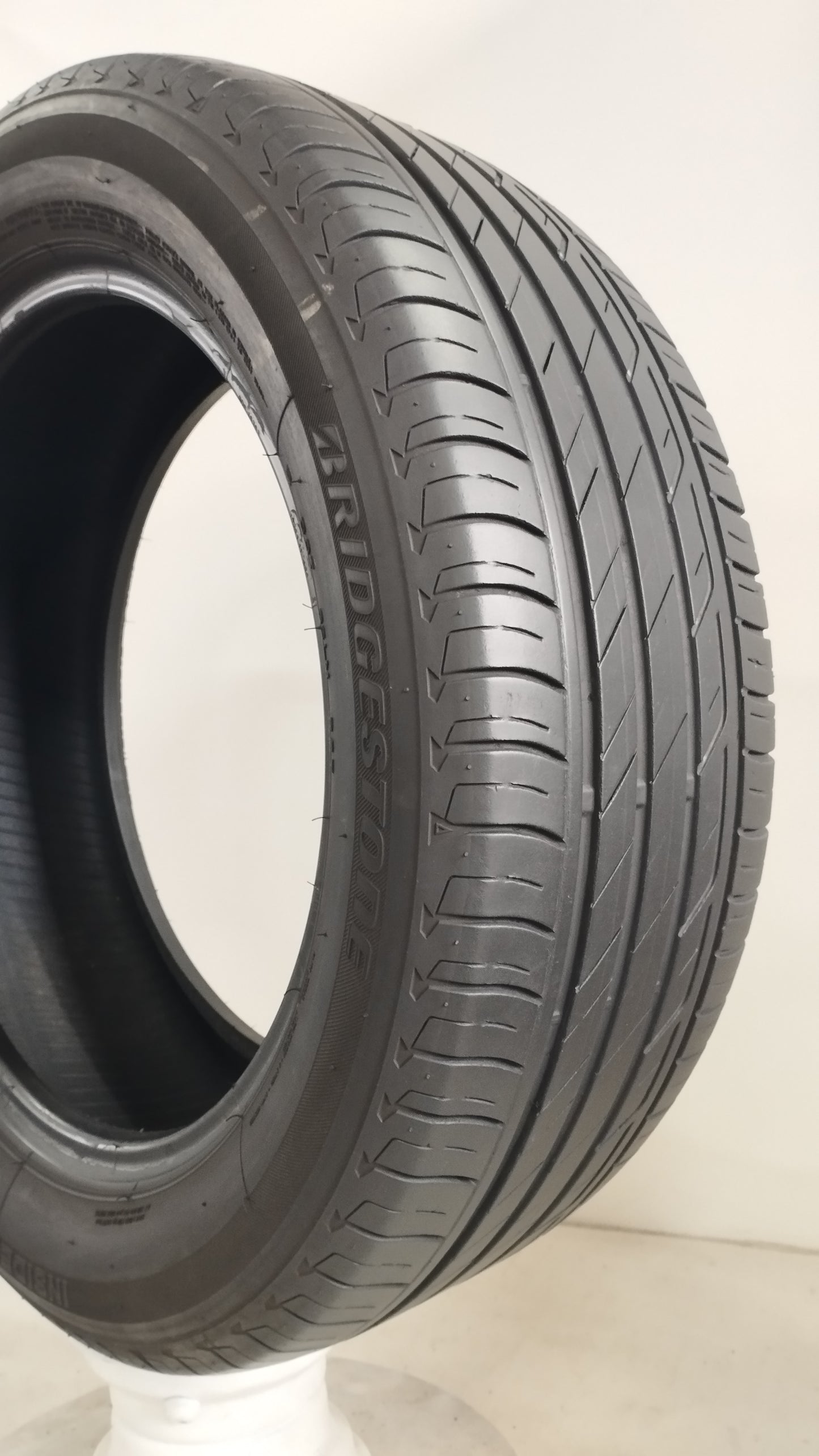 bridgestone 215/55 r17 t001 turanza cod.YY286