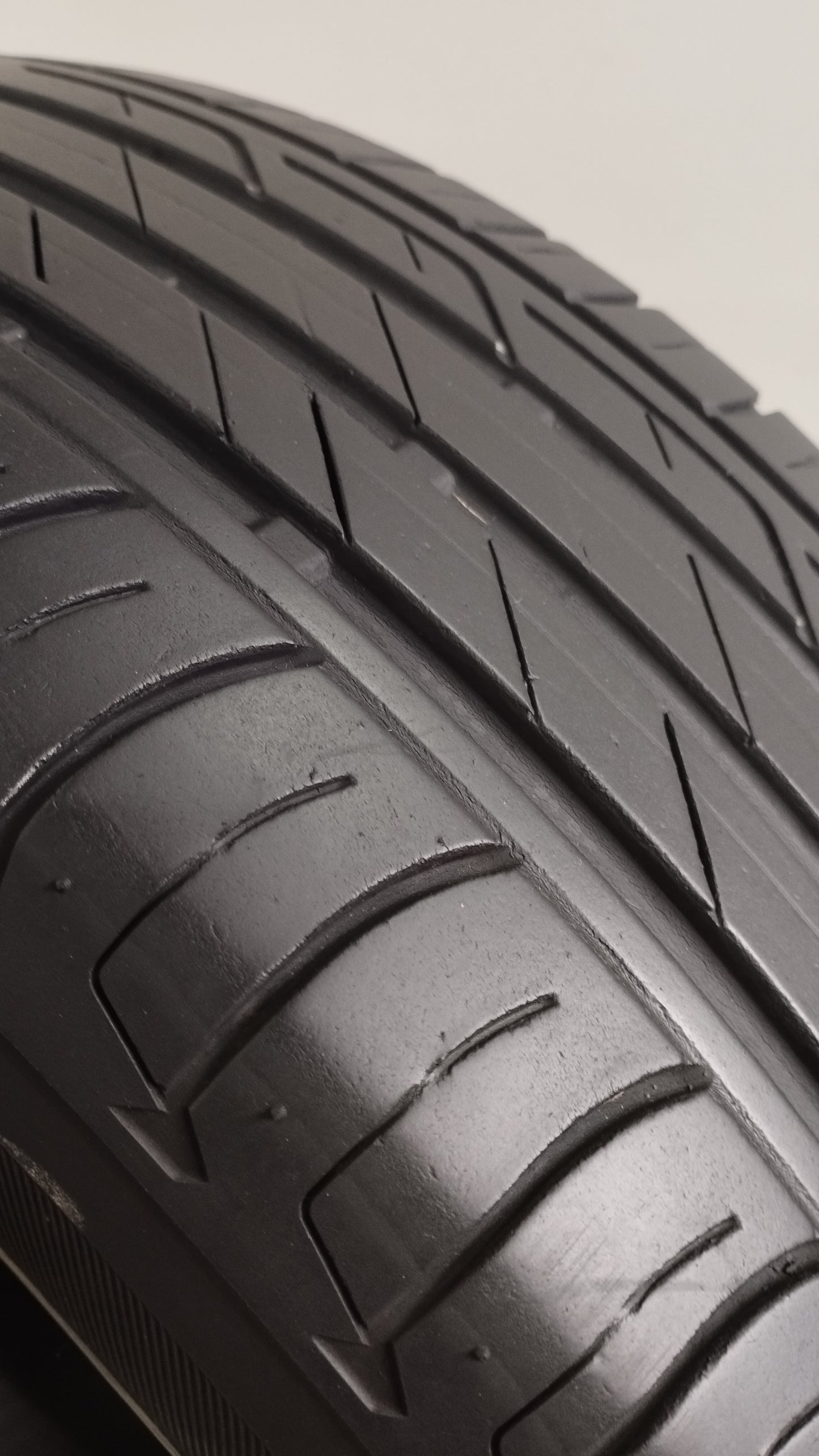bridgestone 215/55 r17 t001 turanza cod.YY286