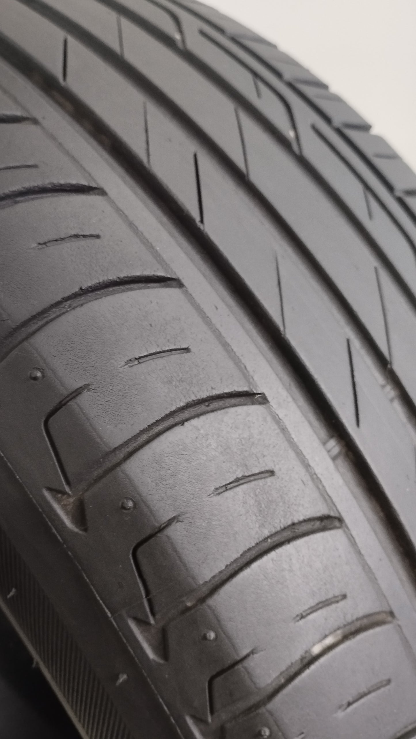 bridgestone 215/55 r17 t001 turanza cod.YY290