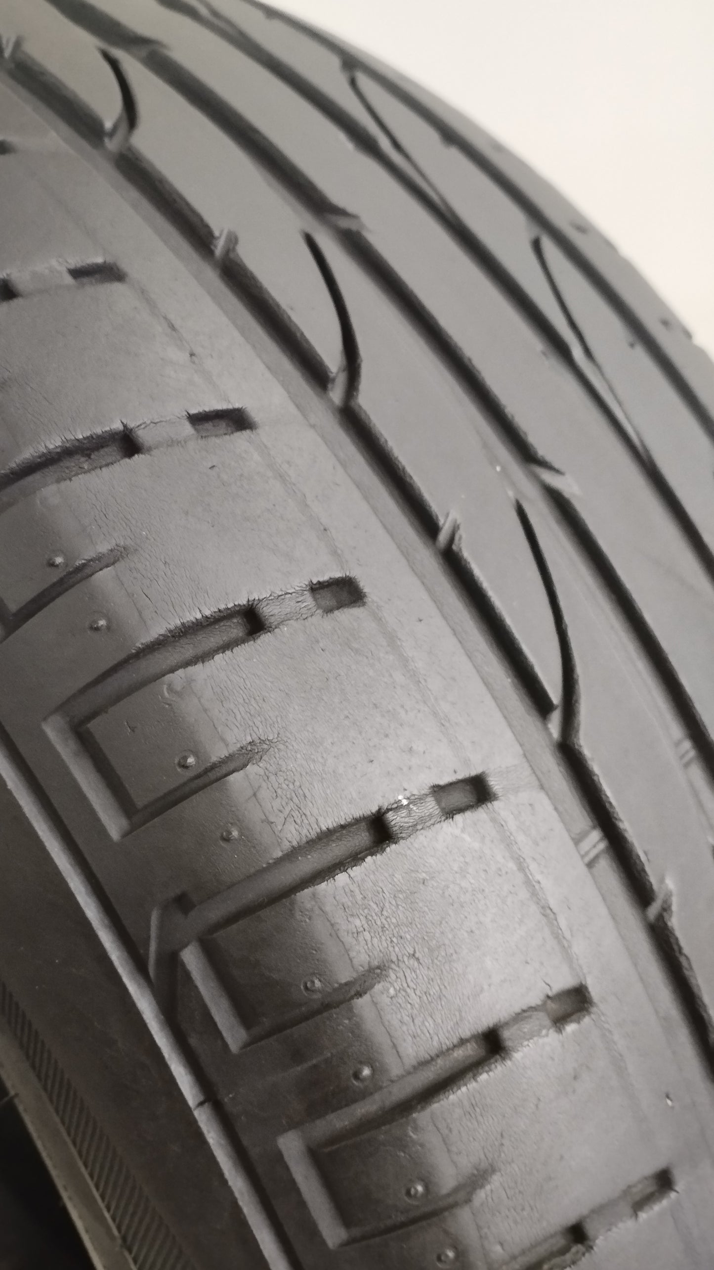 bridgestone 235/55 r17 dueler h/p sport ao cod.YY292