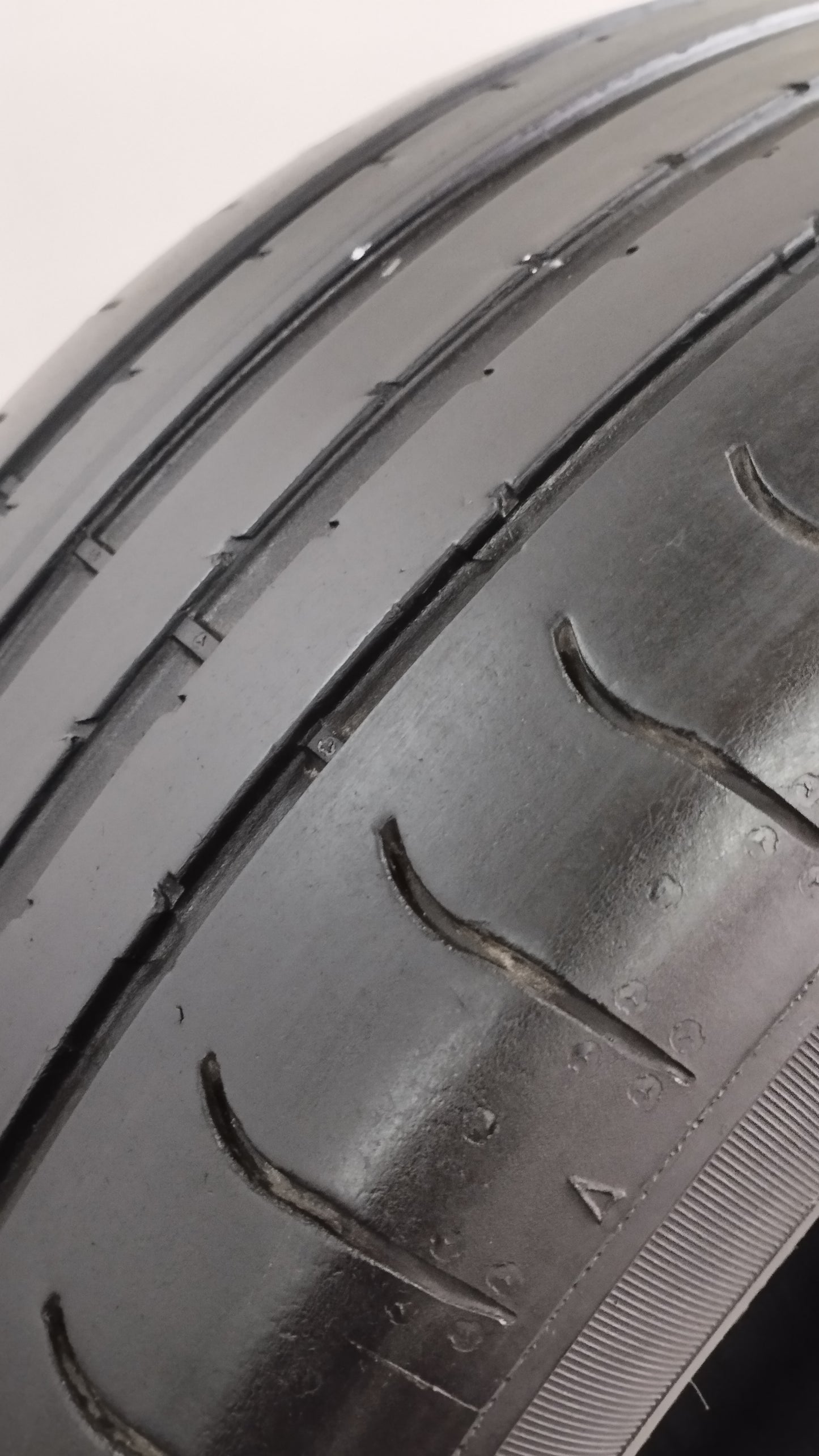 sava 215/55 r17 intesa uhp2 cod.YY301