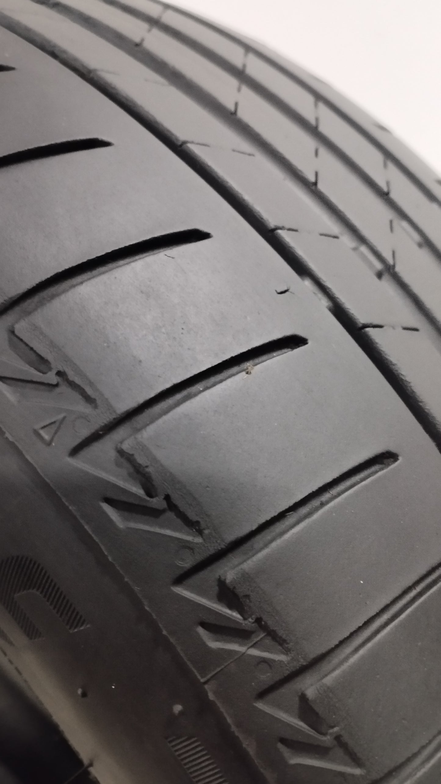 bridgestone 225/50 r17 t005 turanza cod.YY308