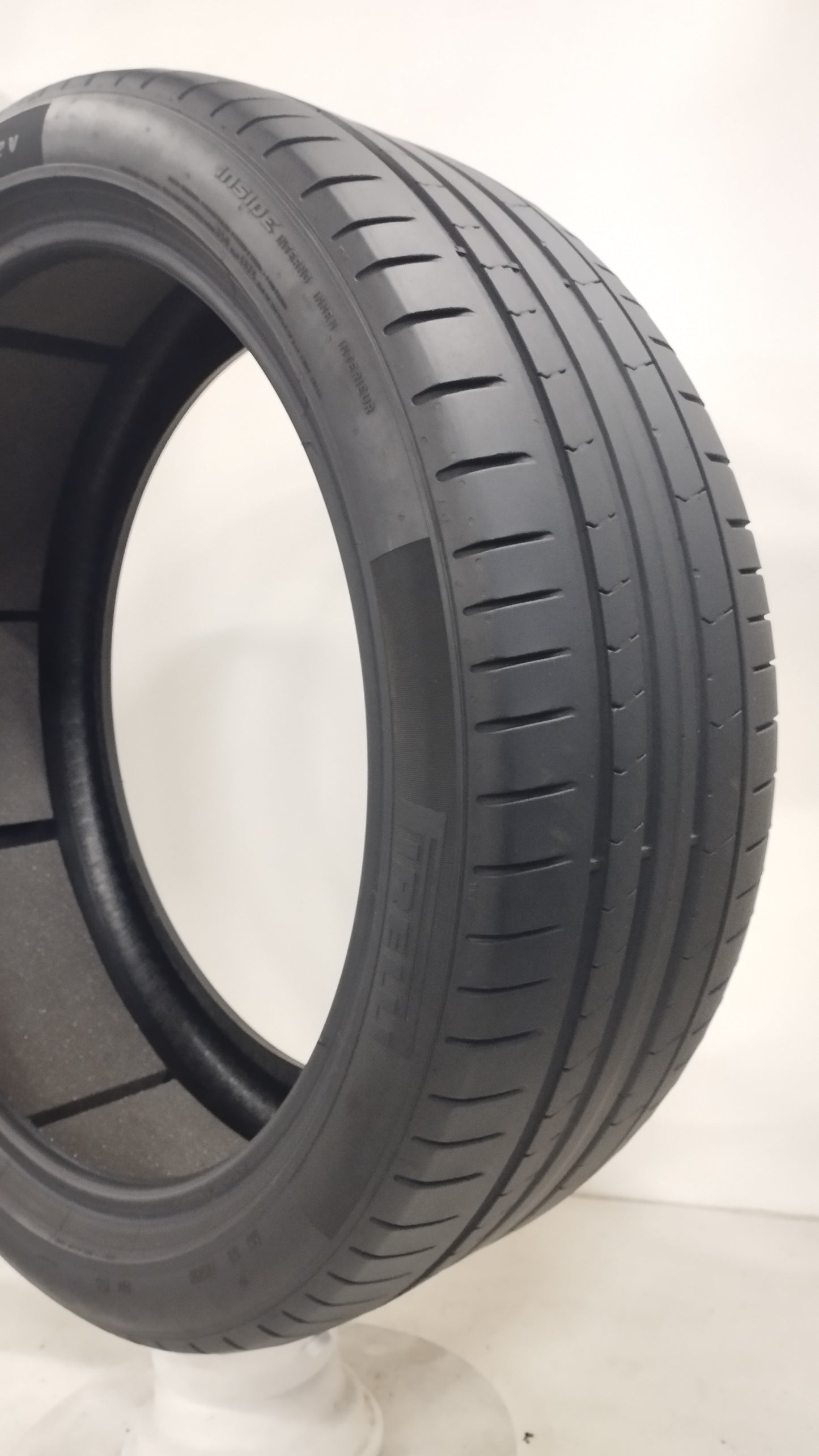 pirelli 255/40 r21 pzero vol  cod.YY341