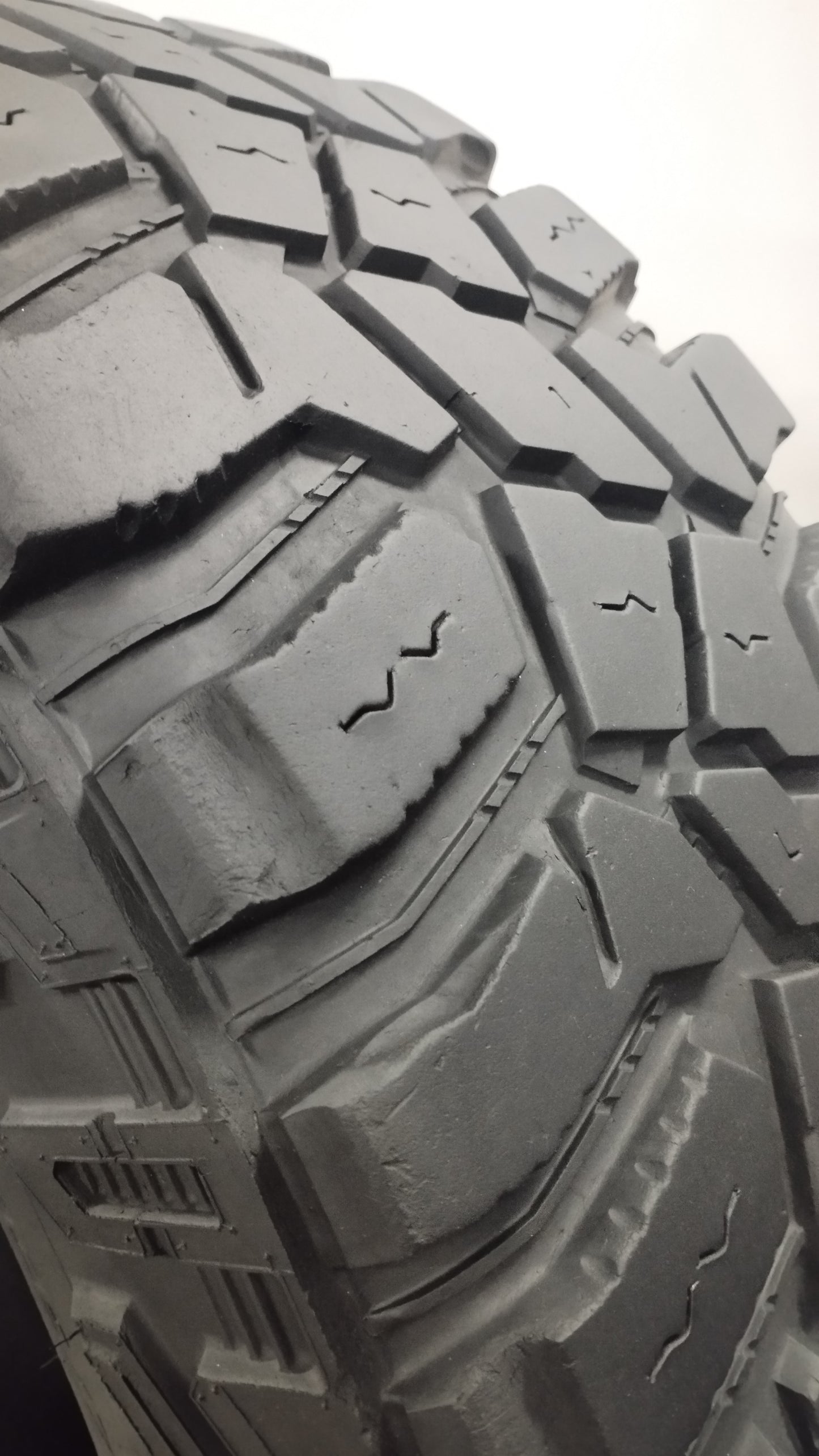 cooper 305/70 r18 discoverer stt pro cod.YY343
