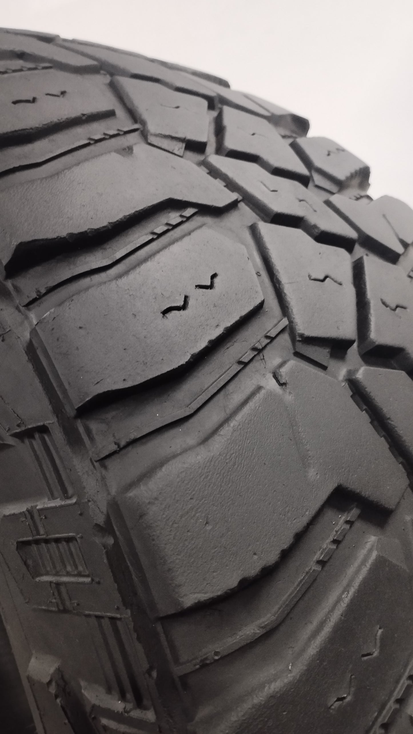 cooper 305/70 r18 discoverer stt pro cod.YY344