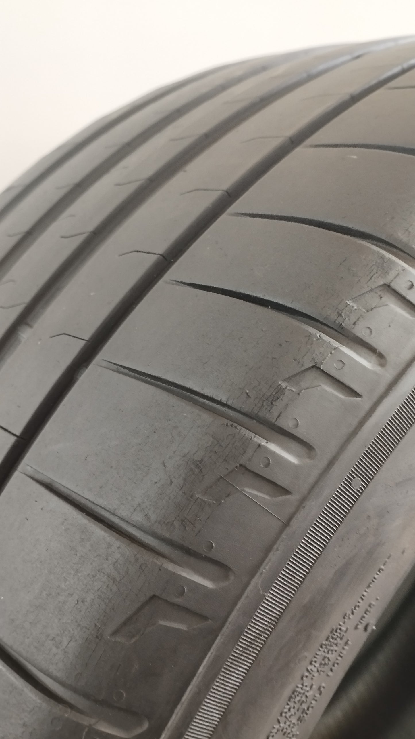 bridgestone 295/40 r20 potenza sport cod.YY34