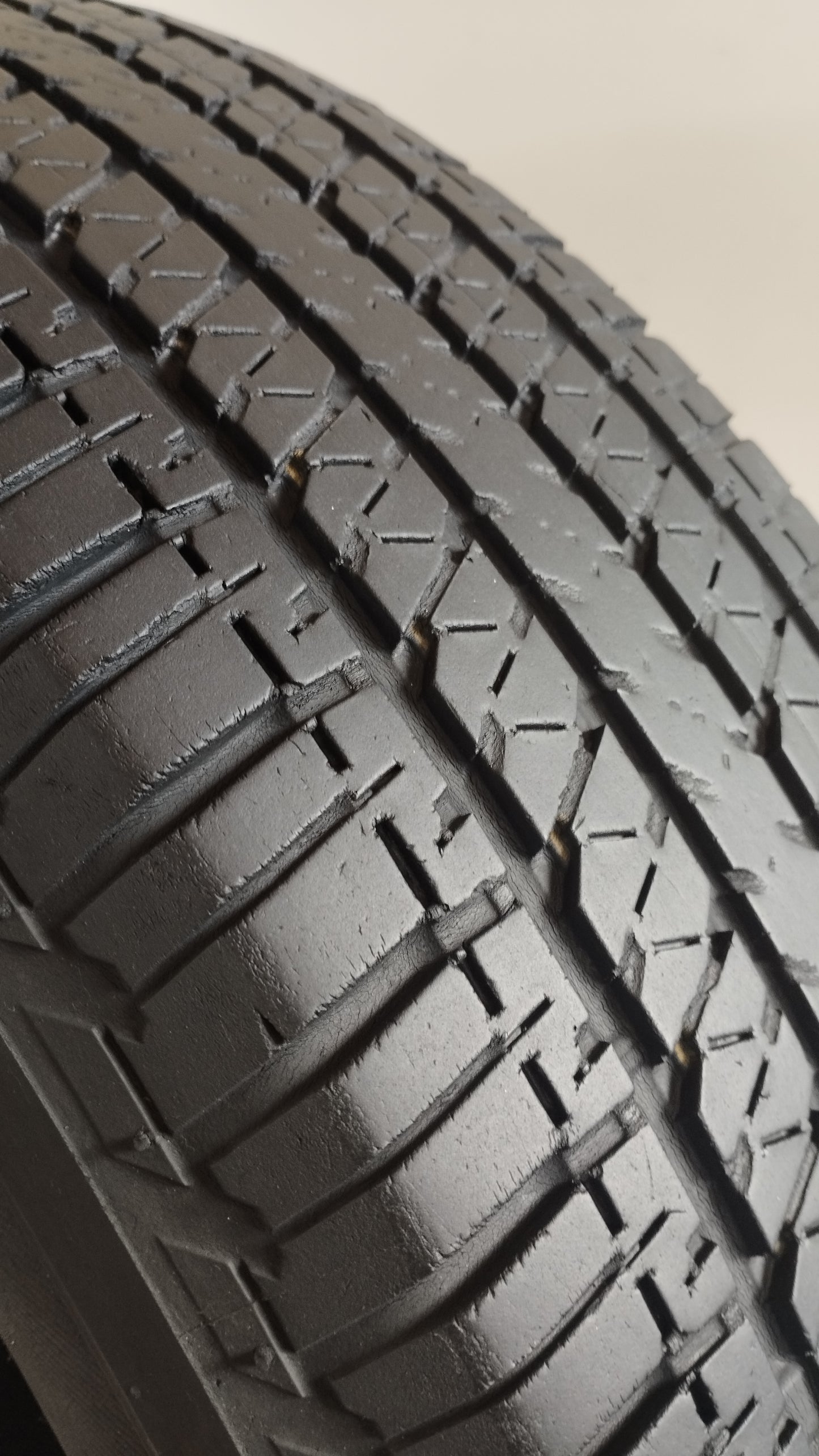 bridgestone 205/70 r15 dueler h/t 684 II cod.YY367