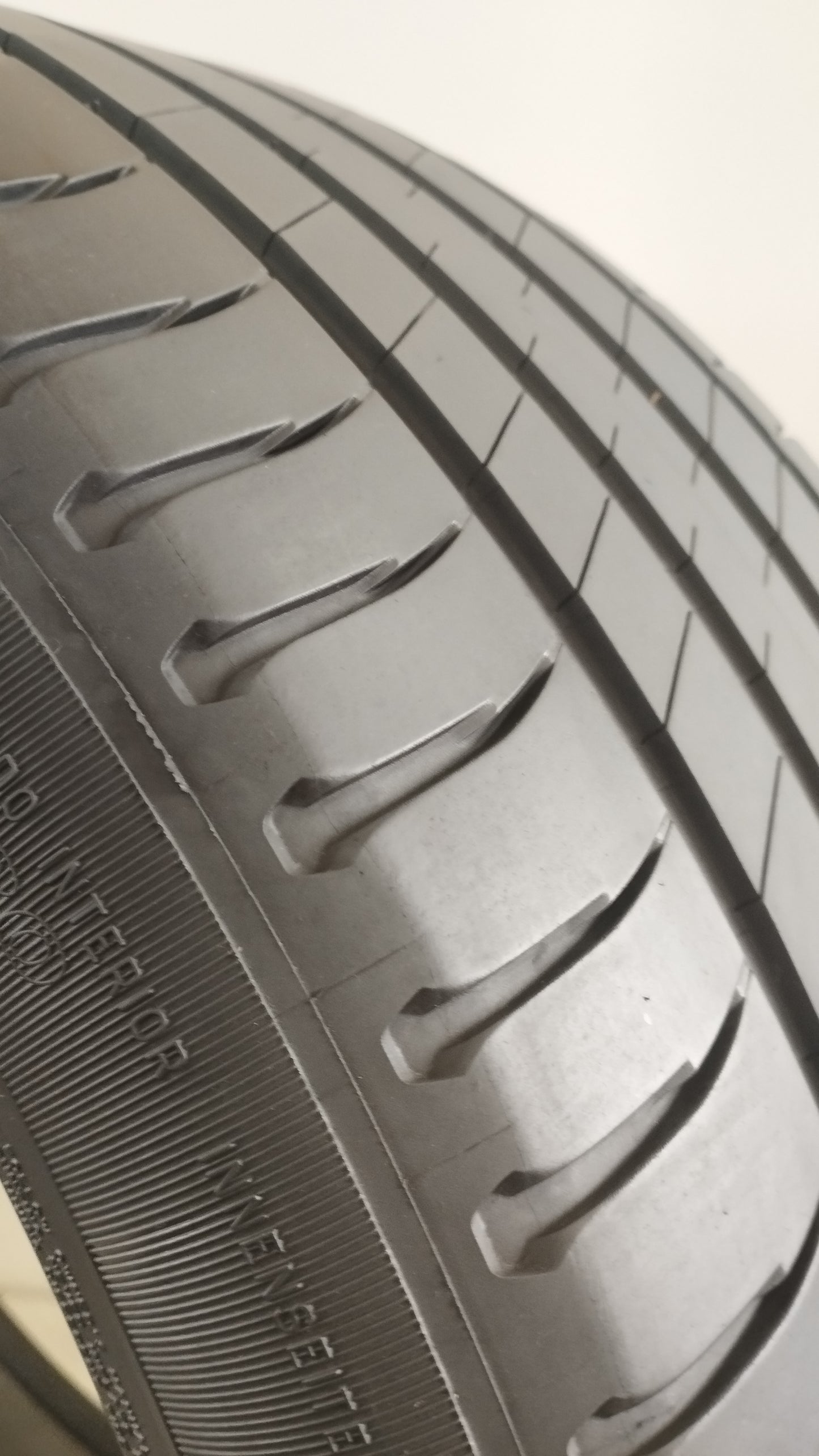 michelin 285/40 r20 latitude sport 3 mo YY36