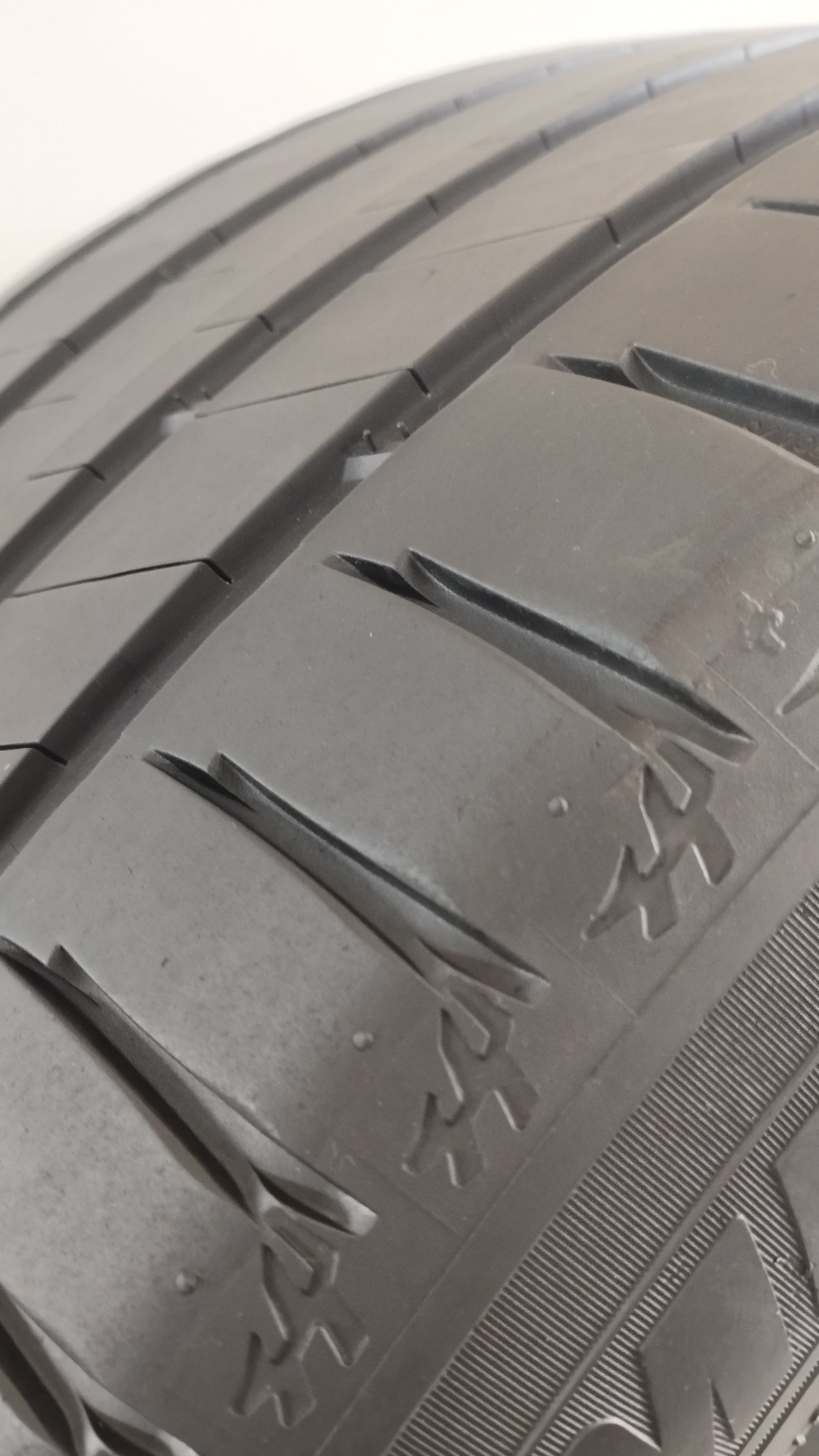 michelin 285/40 r20 latitude sport 3 mo YY36
