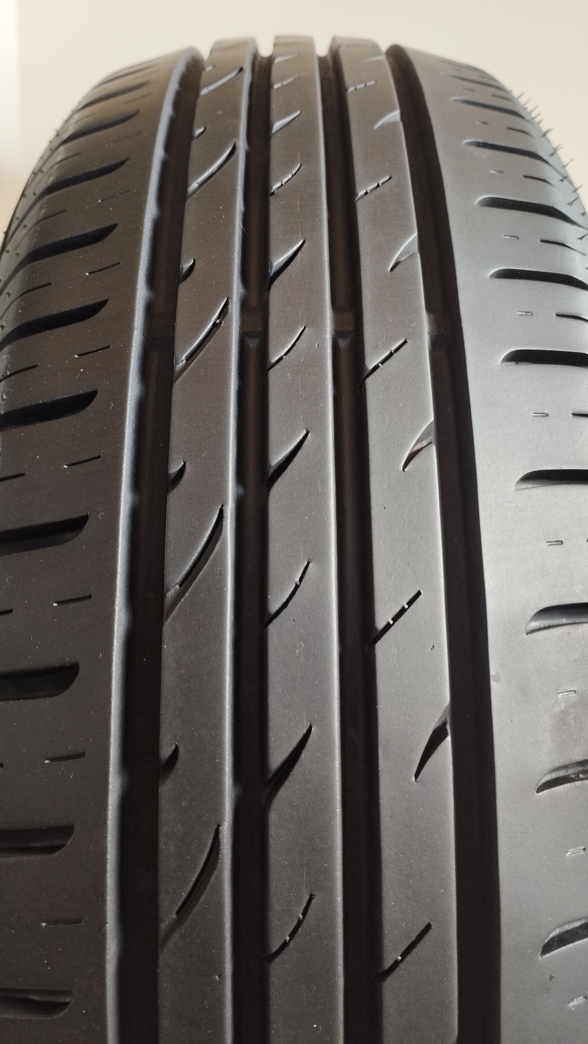 nexen 185/60 r15 nblue hd plus cod.YY378