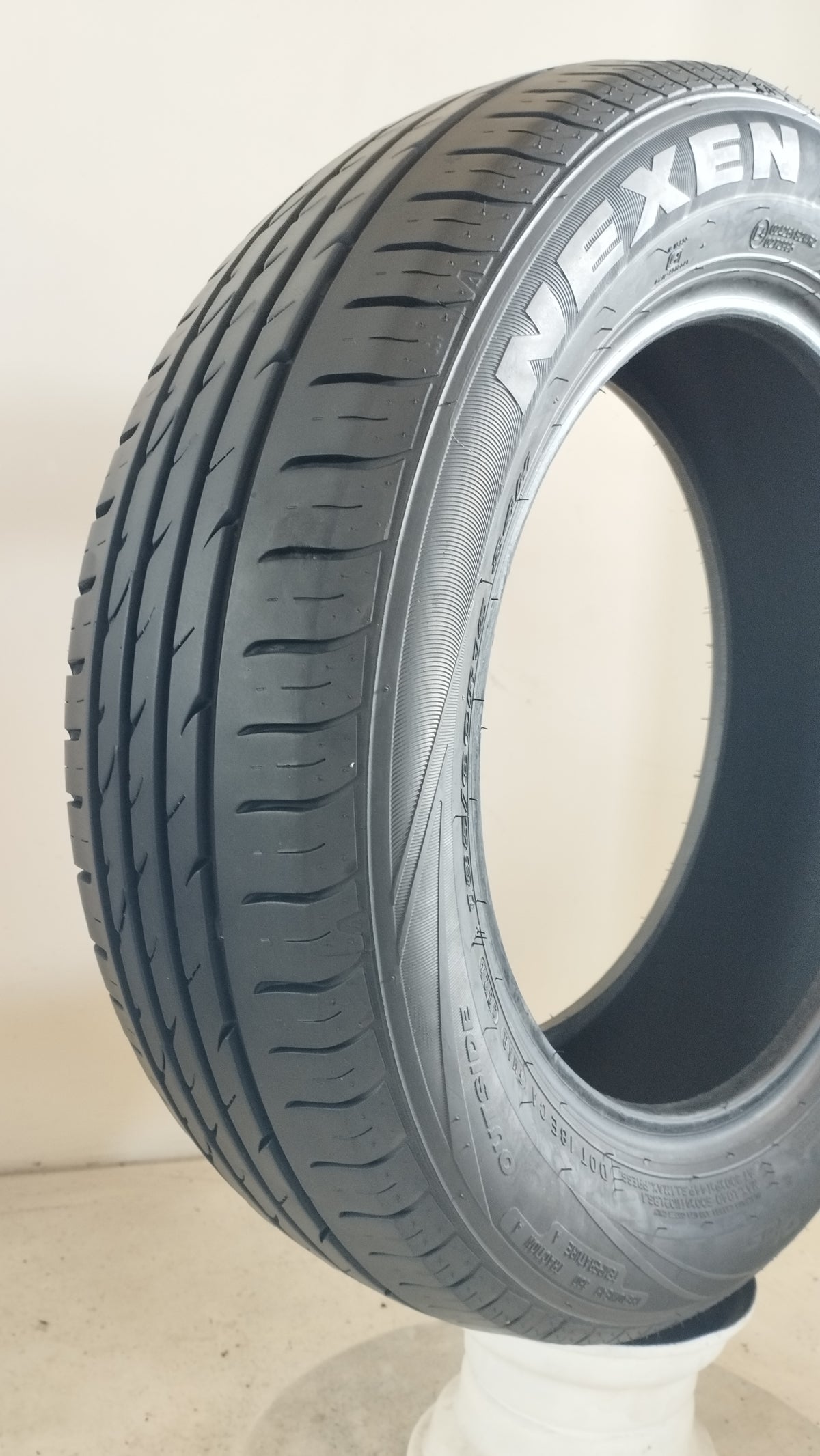 nexen 185/60 r15 nblue hd plus cod.YY378