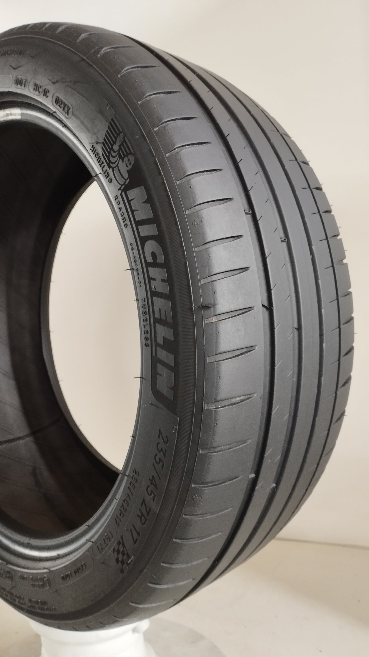 michelin pilotsport 4 235/45 r17 battistrada 5.0 mm cod.YY388