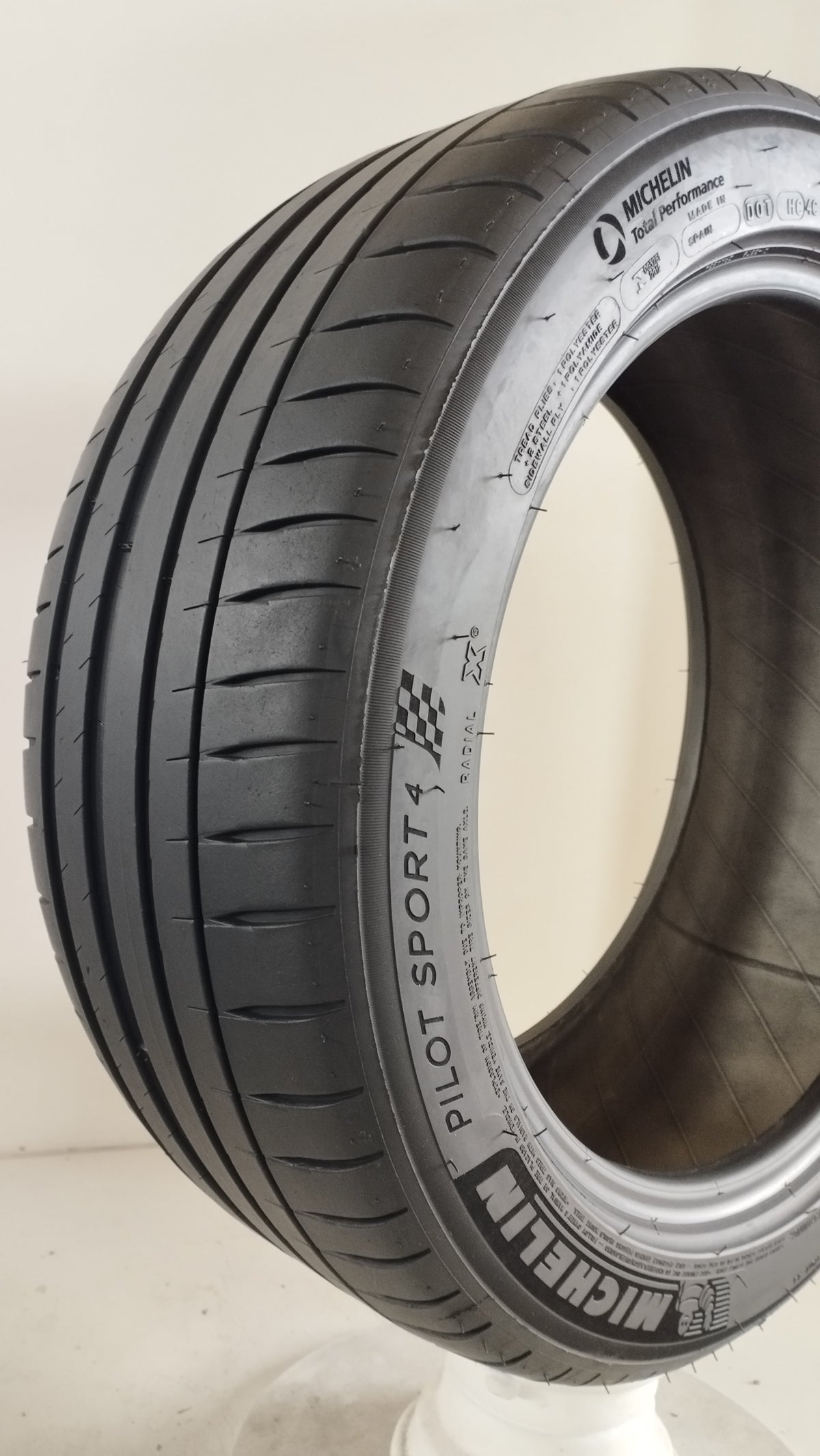 michelin pilotsport 4 235/45 r17 battistrada 5.0 mm cod.YY388