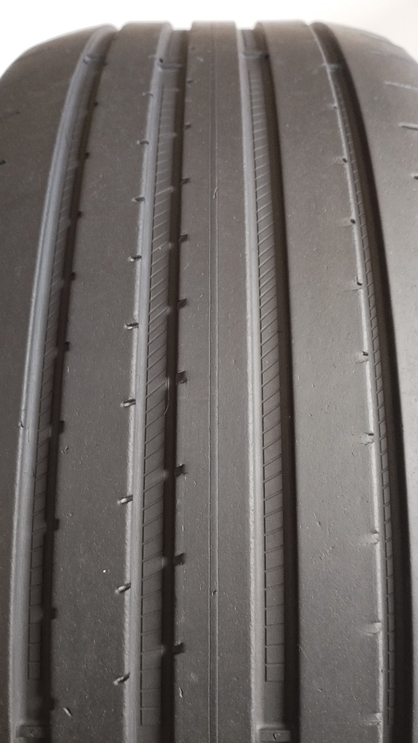 goodyear 235/45 r19 eagle f1 cod.YY389