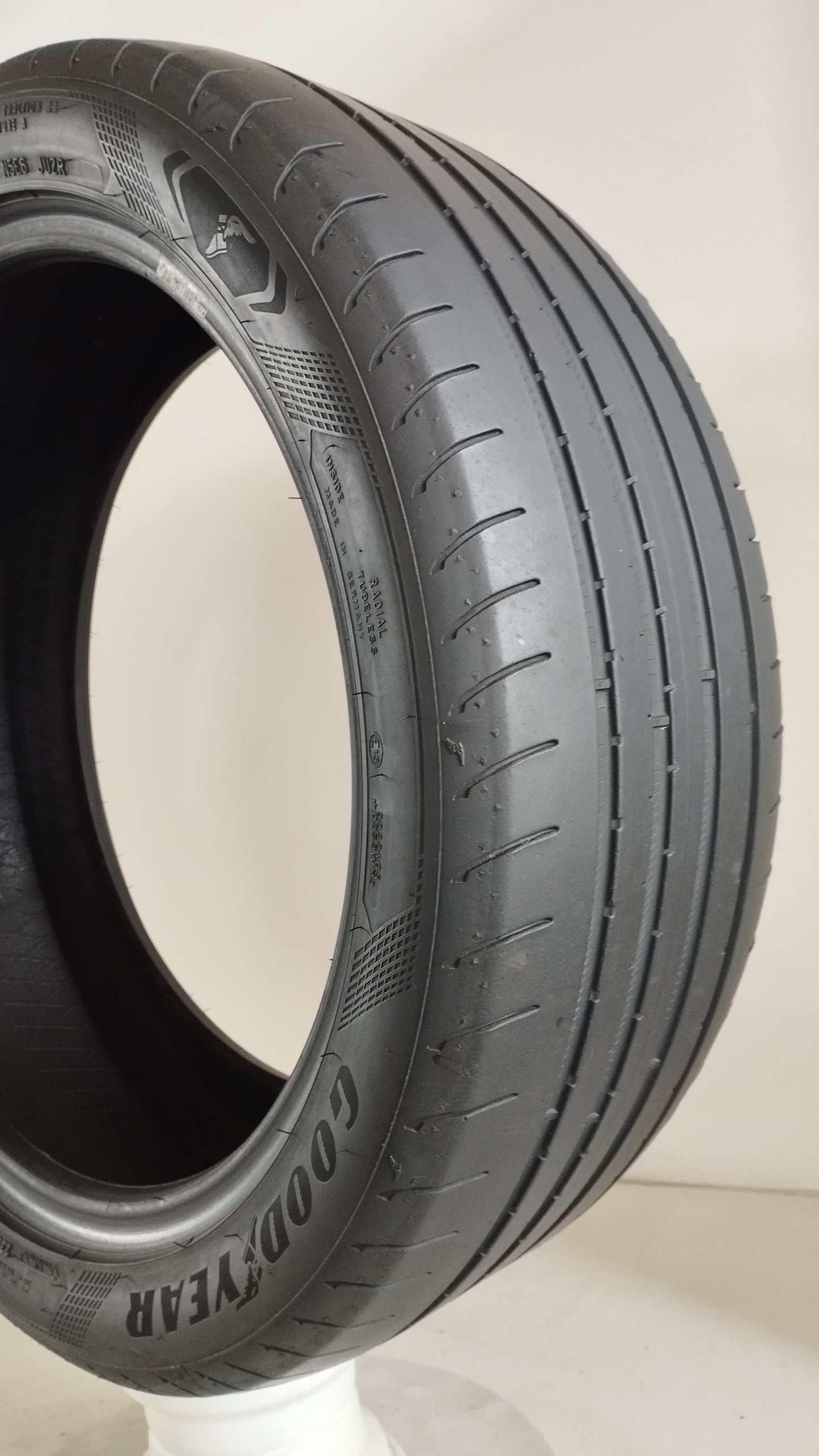goodyear 235/45 r19 eagle f1 cod.YY389