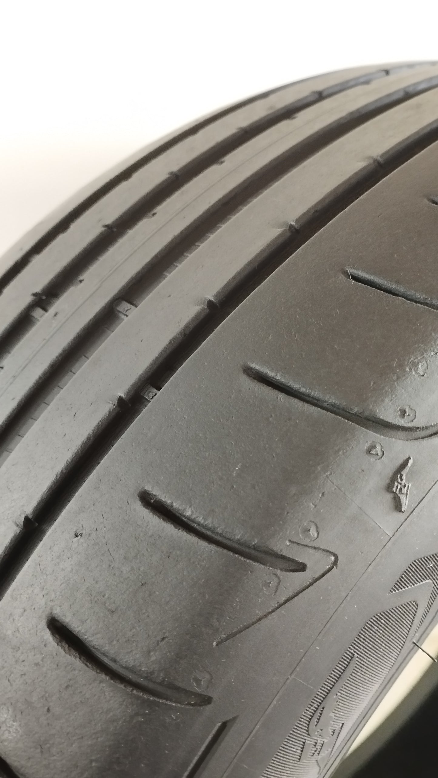 goodyear 235/45 r19 eagle f1 cod.YY389