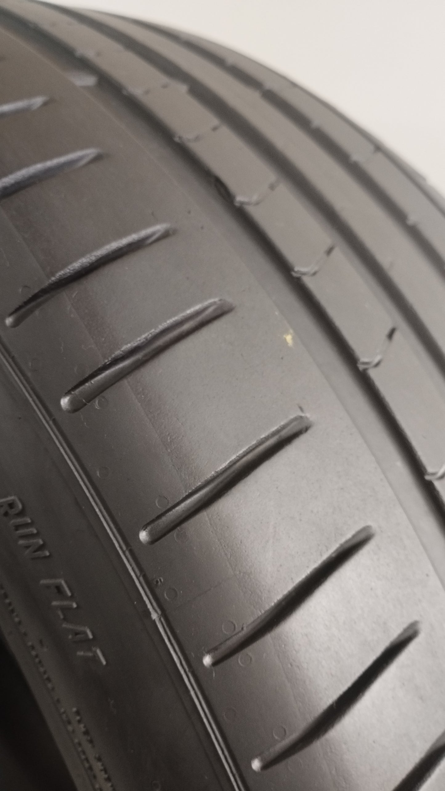 pirelli 275/40 r20 pzero YY38