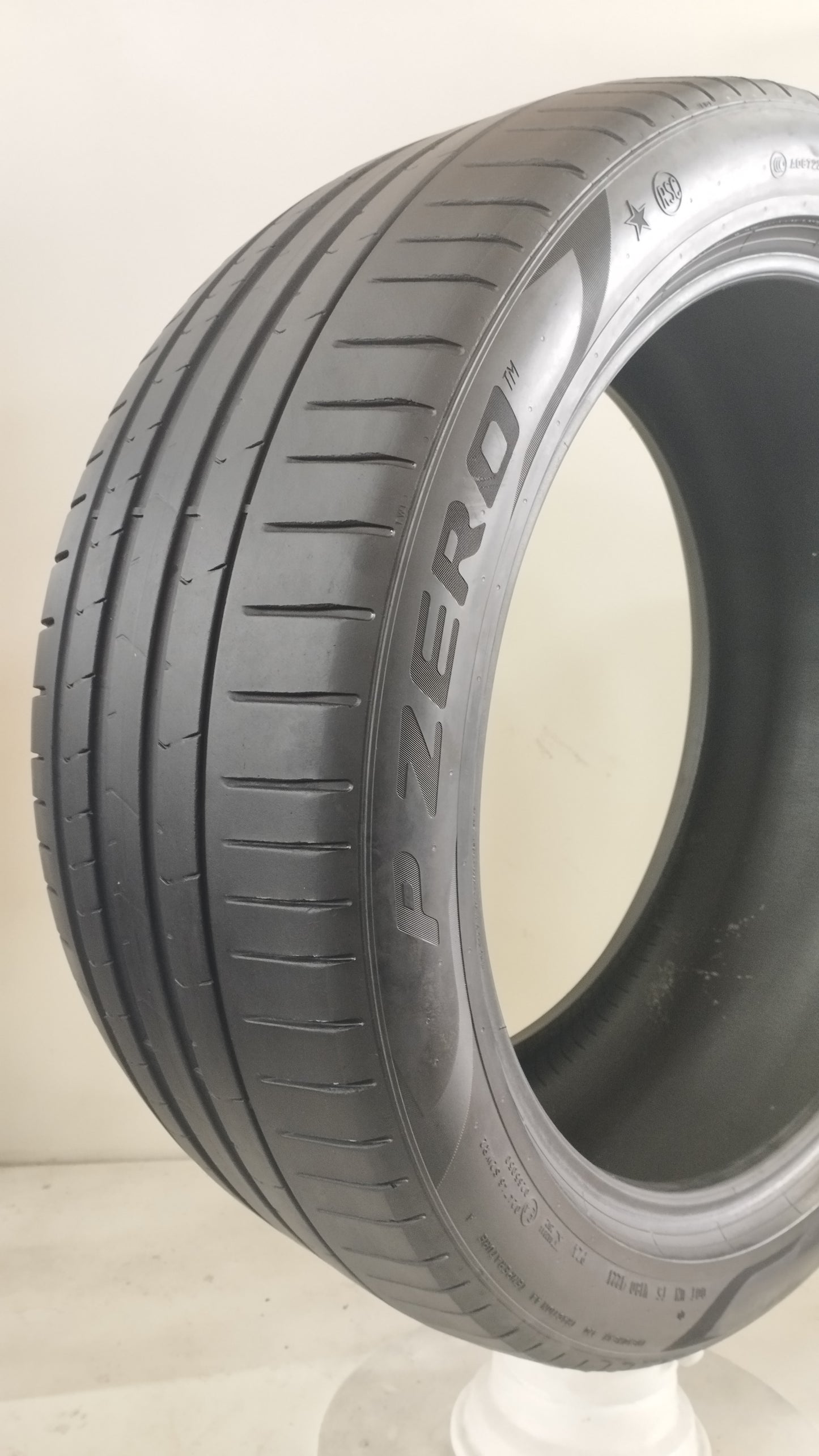 pirelli 275/40 r20 pzero YY38