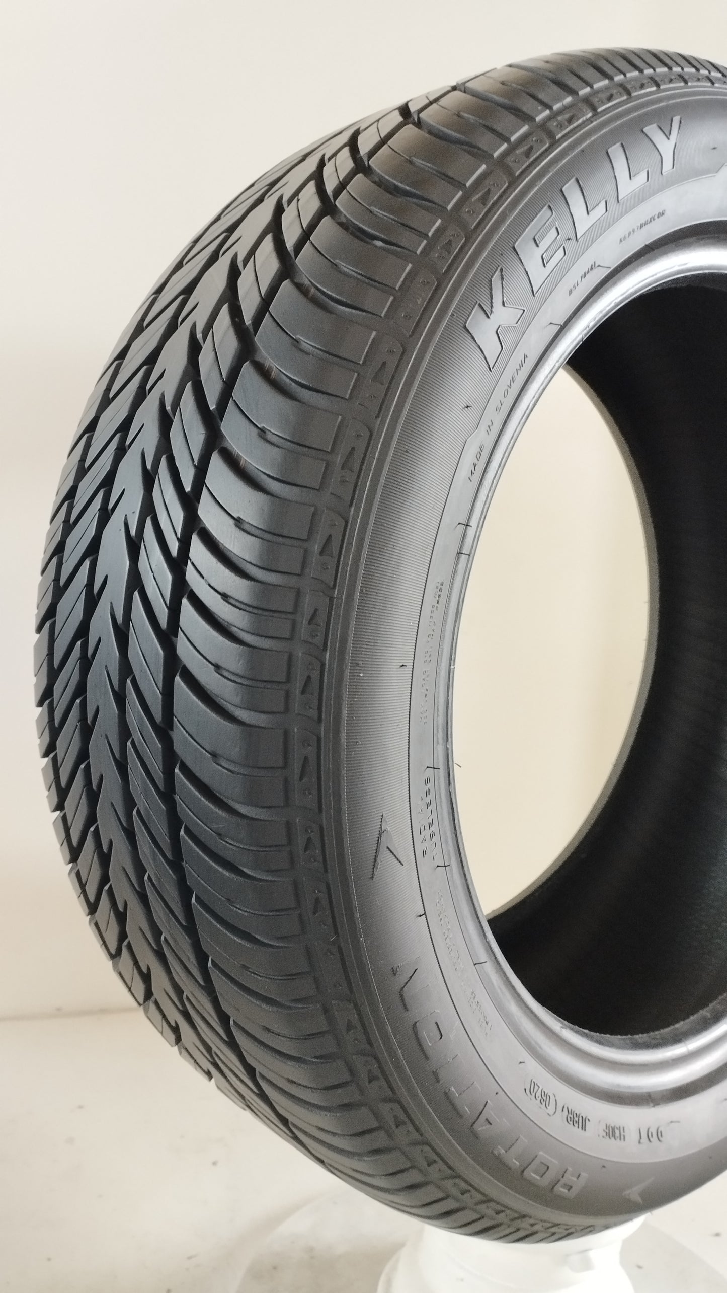 kelly 205/55 r16 uhp cod.YY391