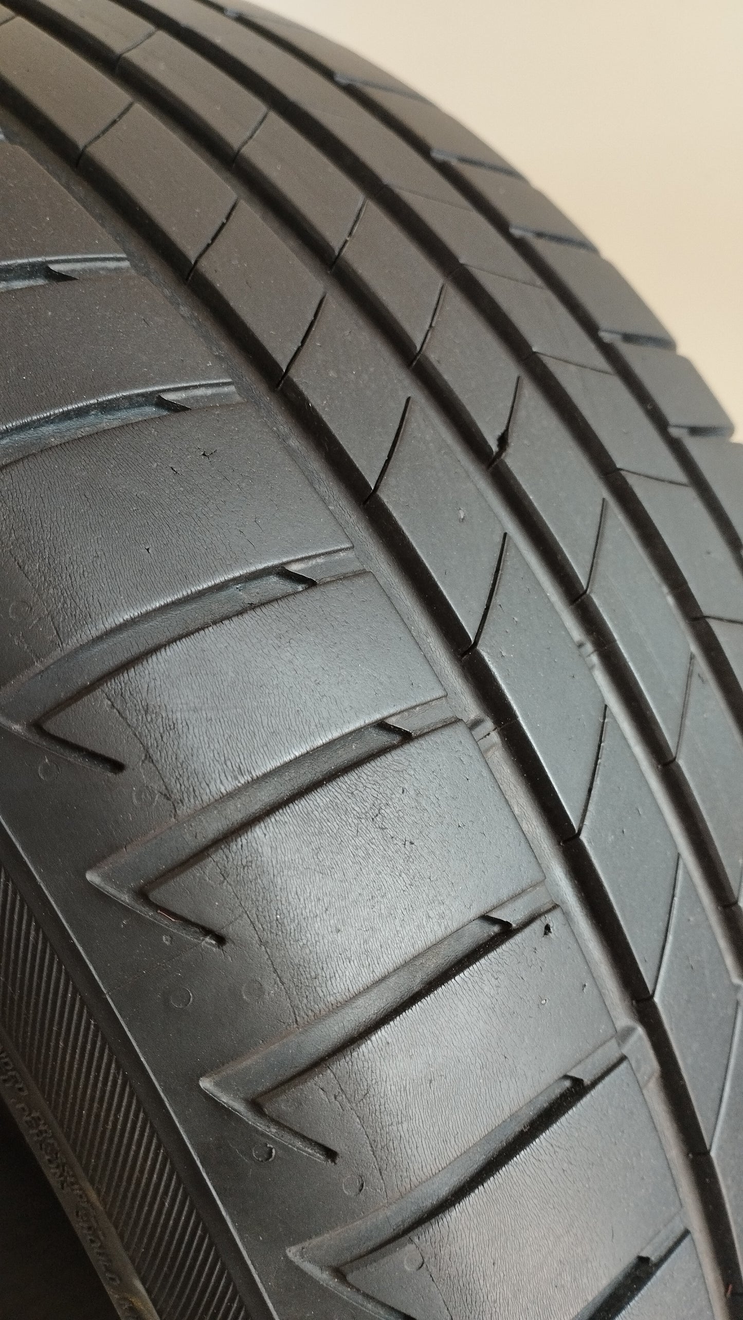 bridgestone 225/40 r18 t005 turanza cod.YY401